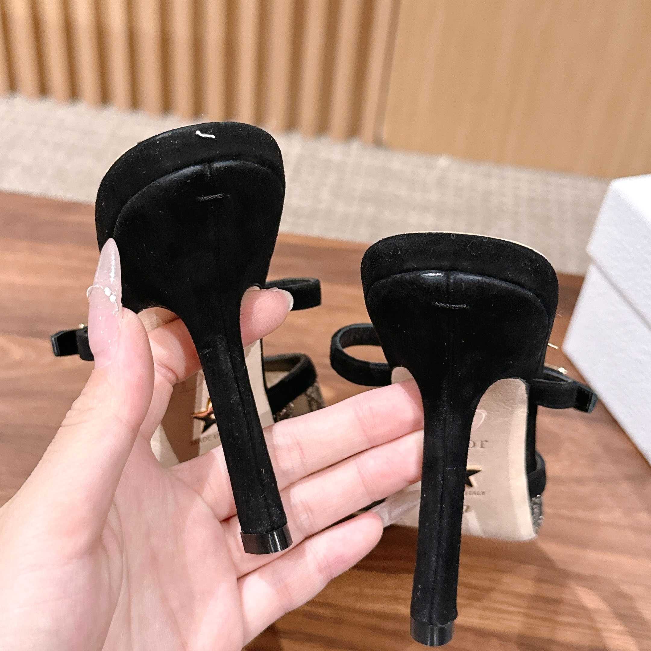 Dior Capture Heeled Mule - DesignerGu