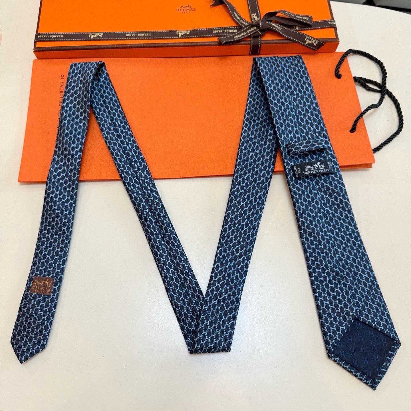 Hermes Dancing H Tie - DesignerGu
