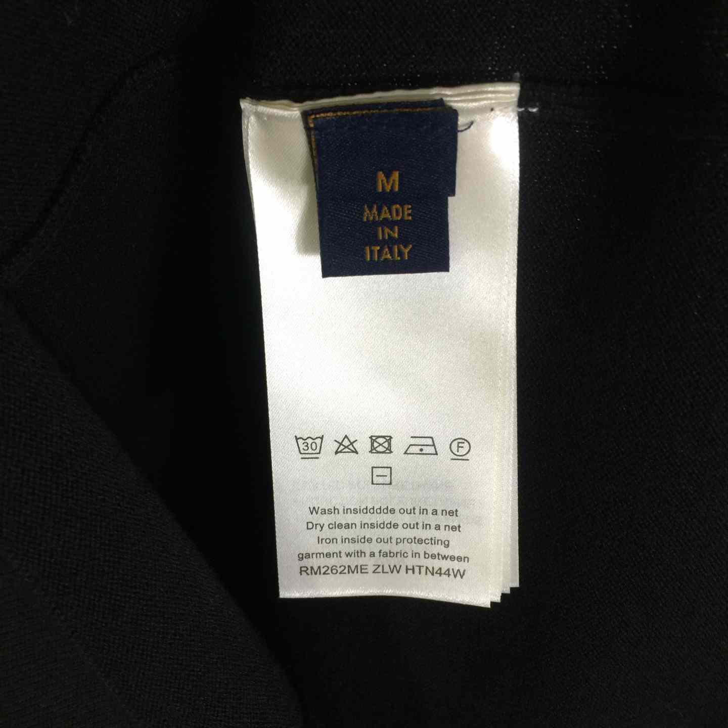Louis Vuitton T-Shirt With Technical Signature Details   1AJRLX - DesignerGu