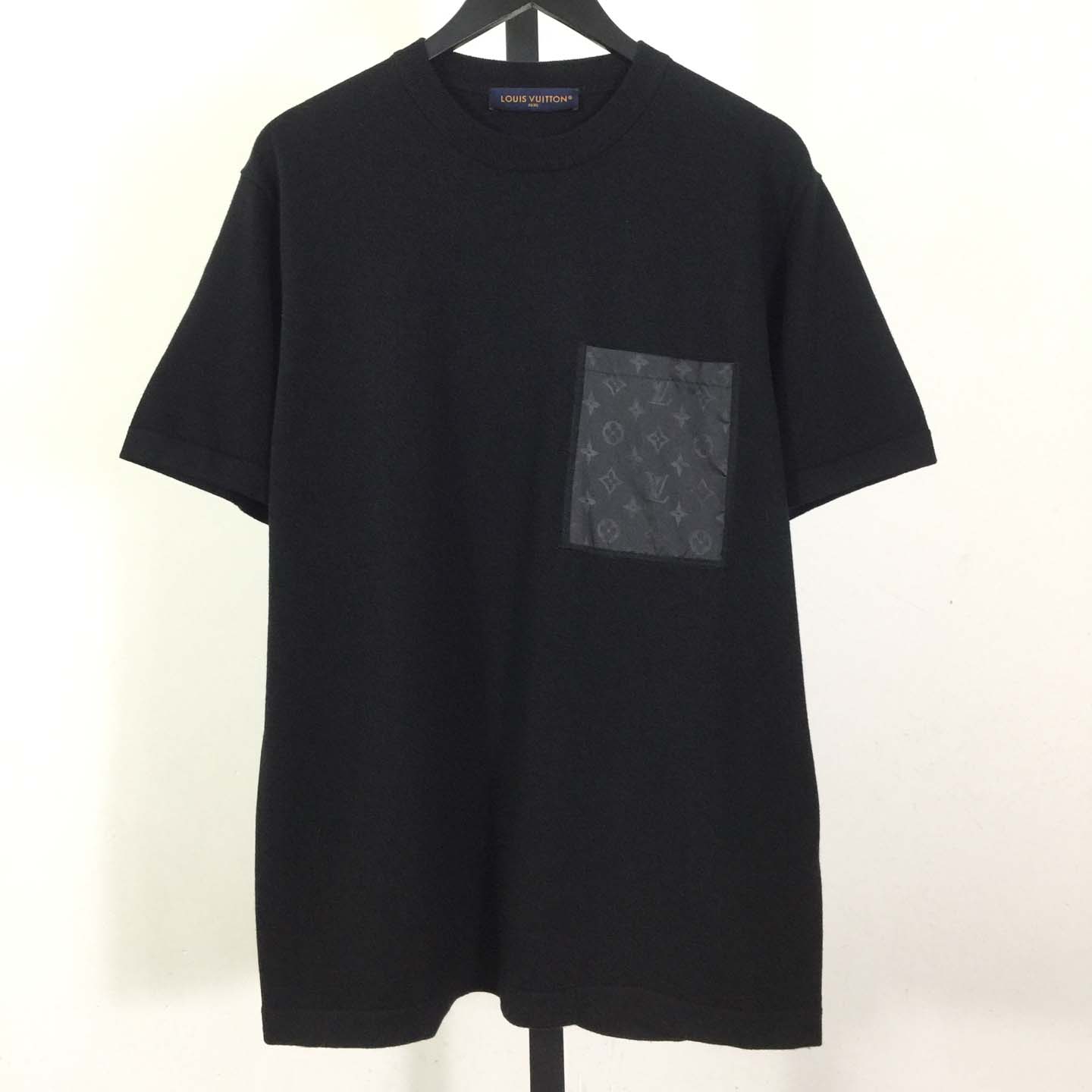 Louis Vuitton T-Shirt With Technical Signature Details   1AJRLX - DesignerGu