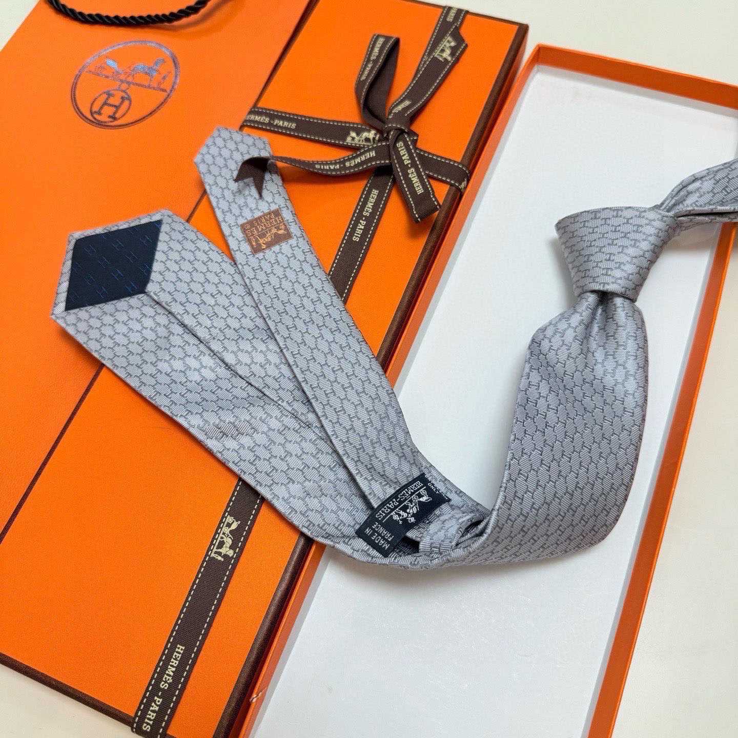 Hermes Dancing H Tie - DesignerGu