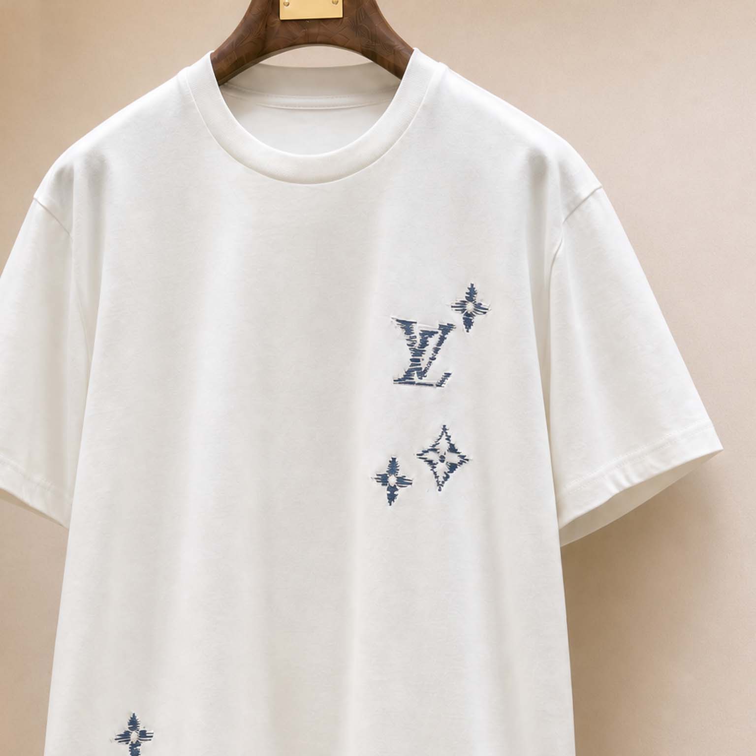 Louis Vuitton Embroidered Signature T-Shirt   1AK7FW - DesignerGu