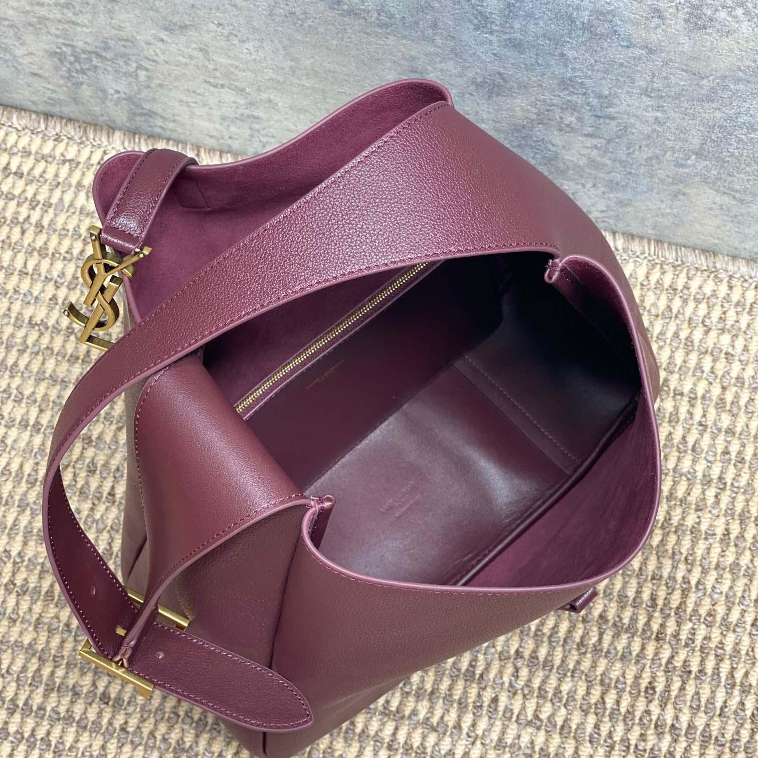 Saint Laurent LE 5 À 7 supple Large In Grained Leather - DesignerGu
