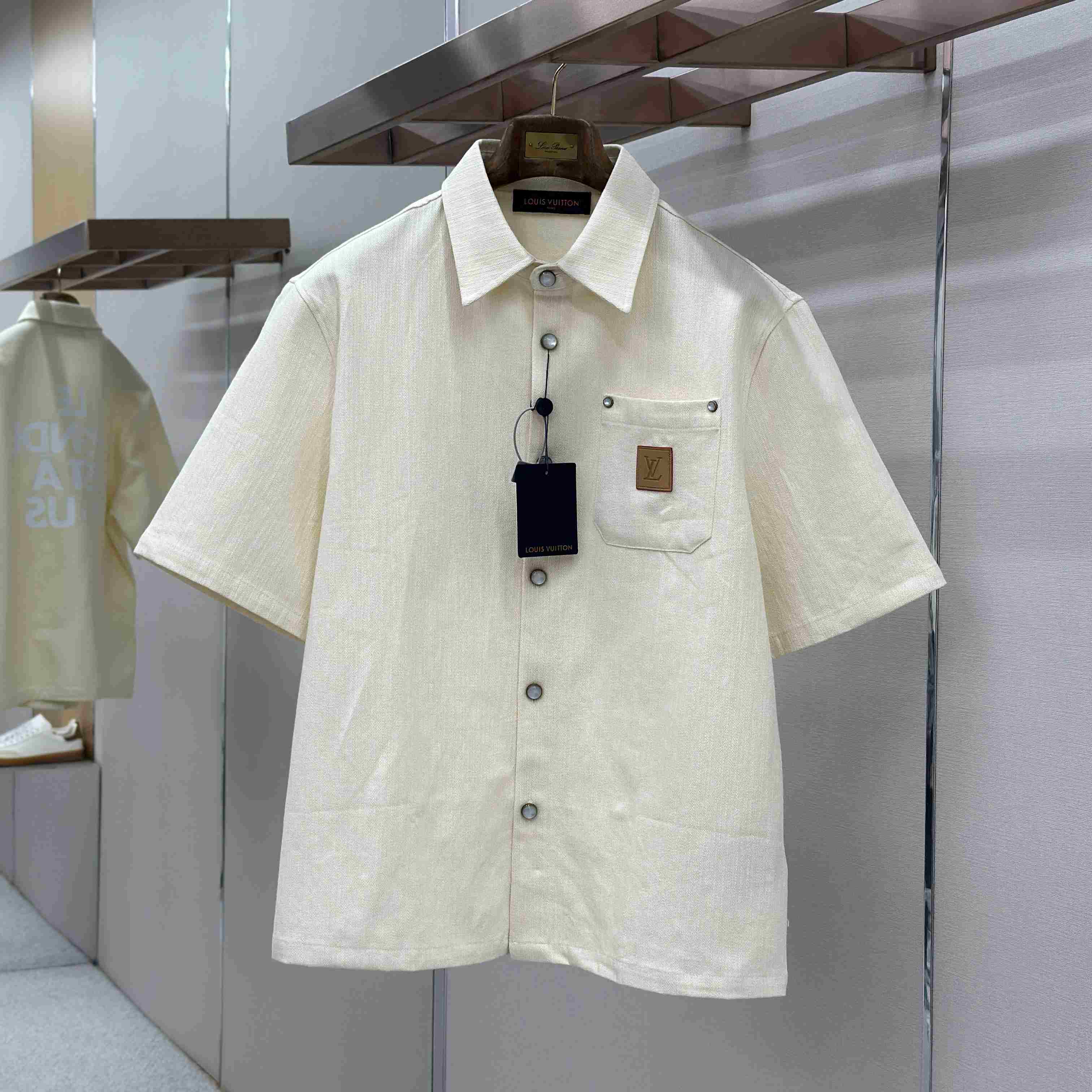 Louis Vuitton Silk-Blend Short-Sleeved Shirt 1AHCHW - DesignerGu