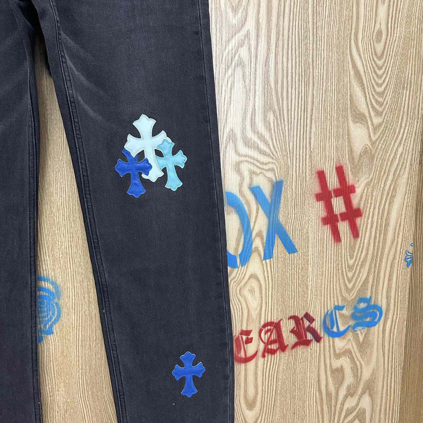 Chrome Hearts London Exclusive Levi's Cross Patch Jeans - DesignerGu