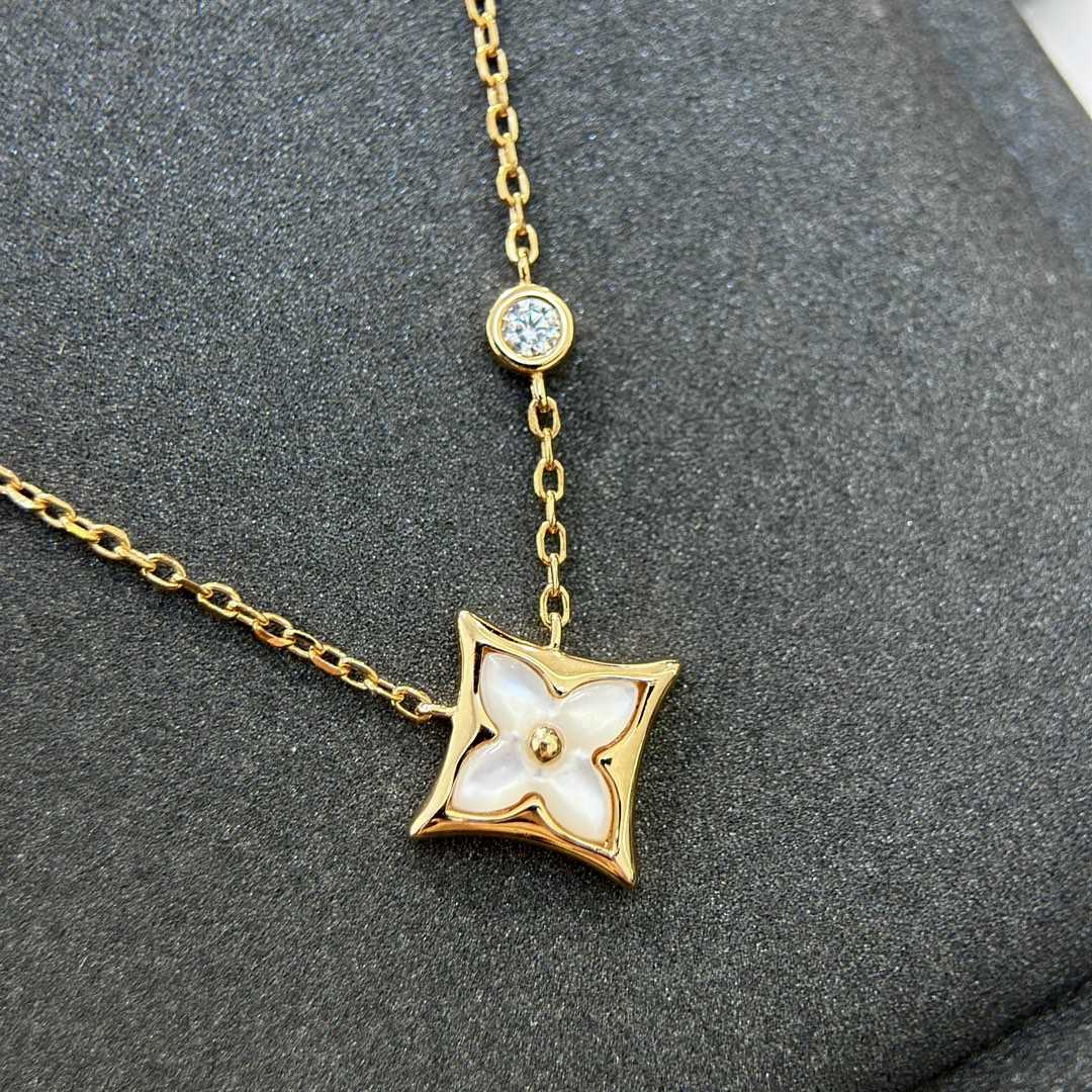 Louis Vuitton Color Blossom BB Star Pendant - DesignerGu