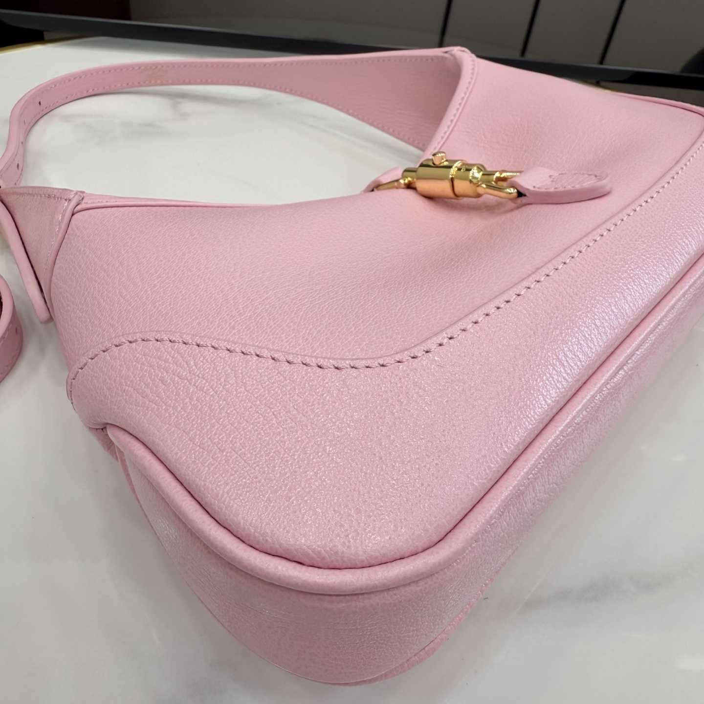 Gucci Jackie Slim Medium Shoulder Bag  - DesignerGu