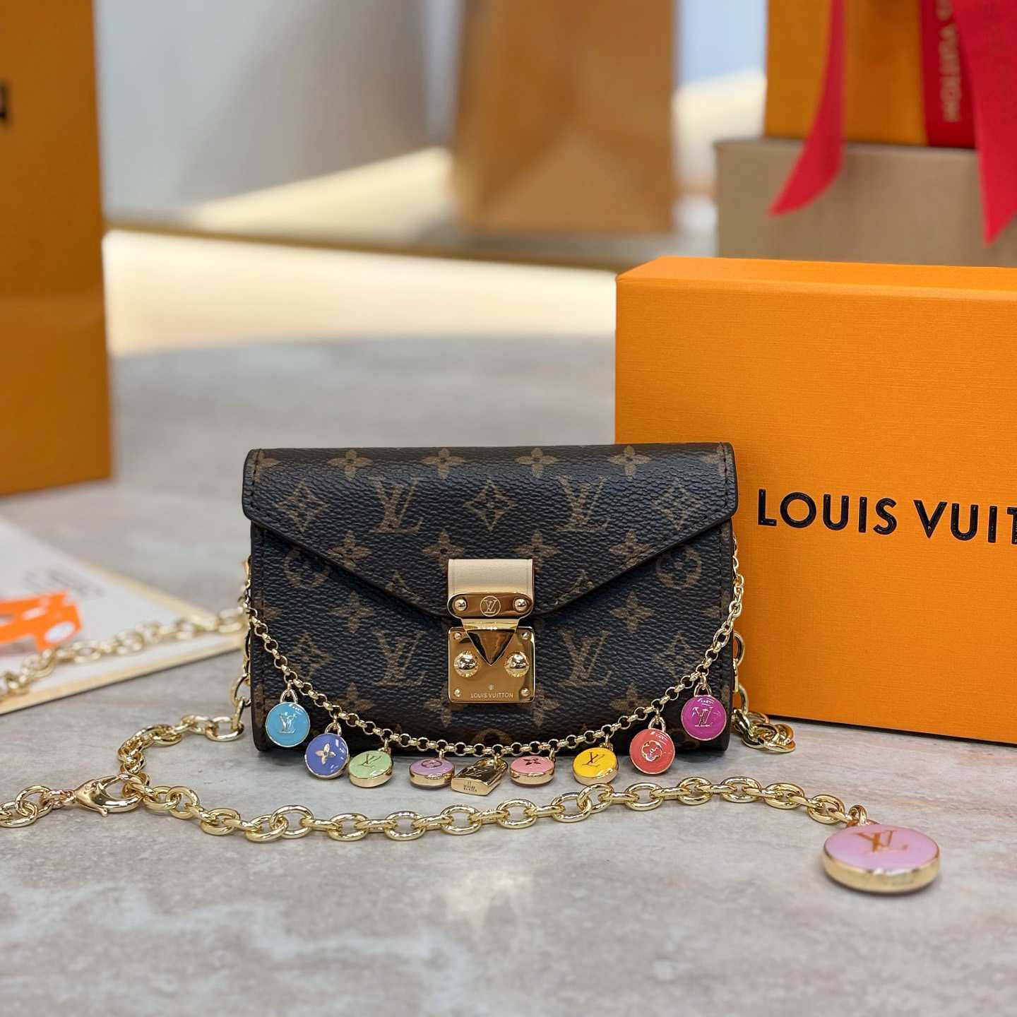 Louis Vuitton Pouch Metis Belt M4588Z - DesignerGu