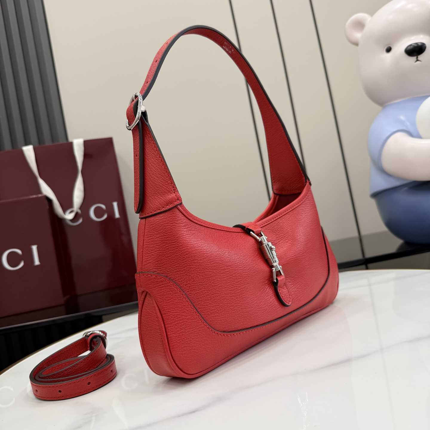 Gucci Jackie Slim Medium Shoulder Bag  - DesignerGu