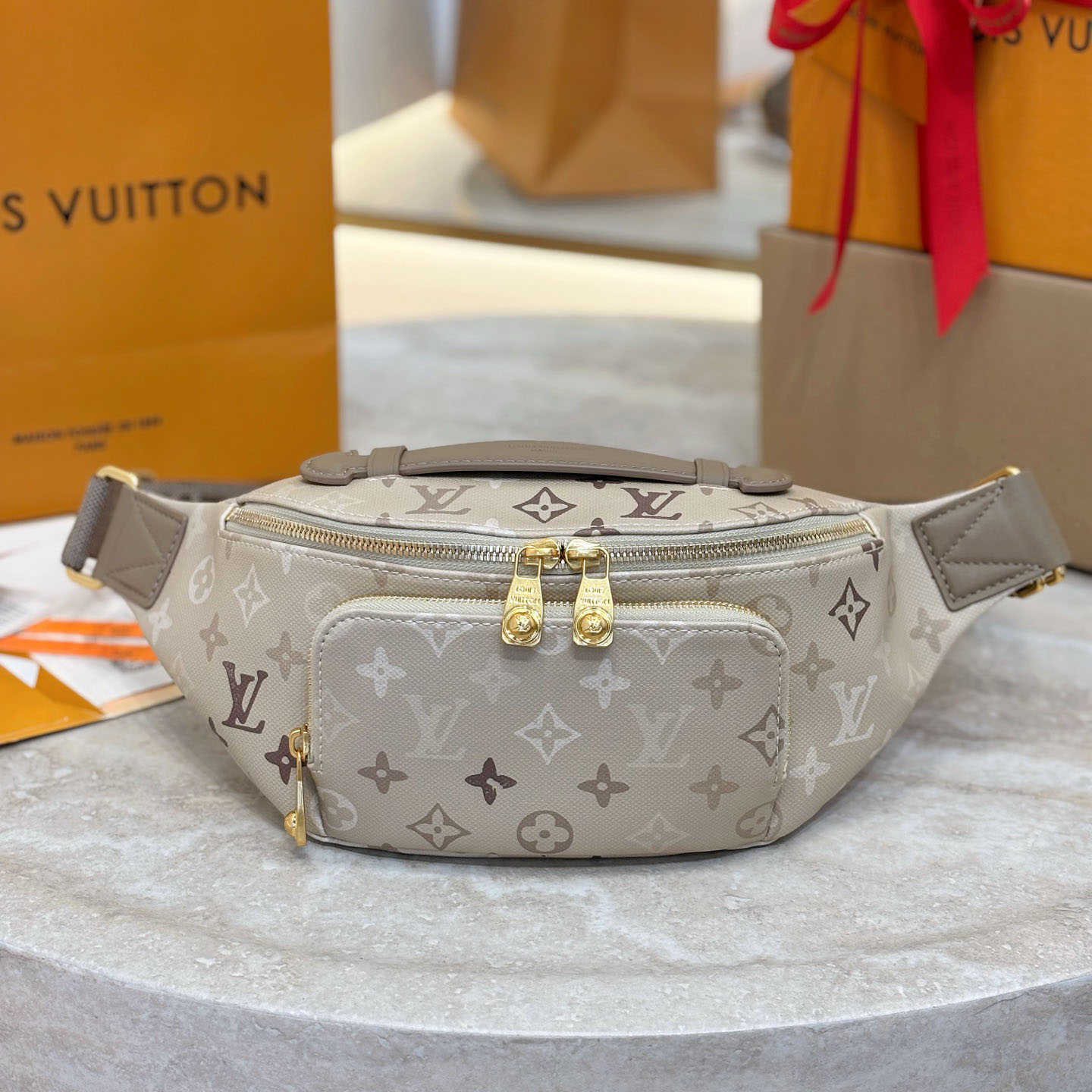 Louis Vuitton Rush Bumbag M29274 - DesignerGu