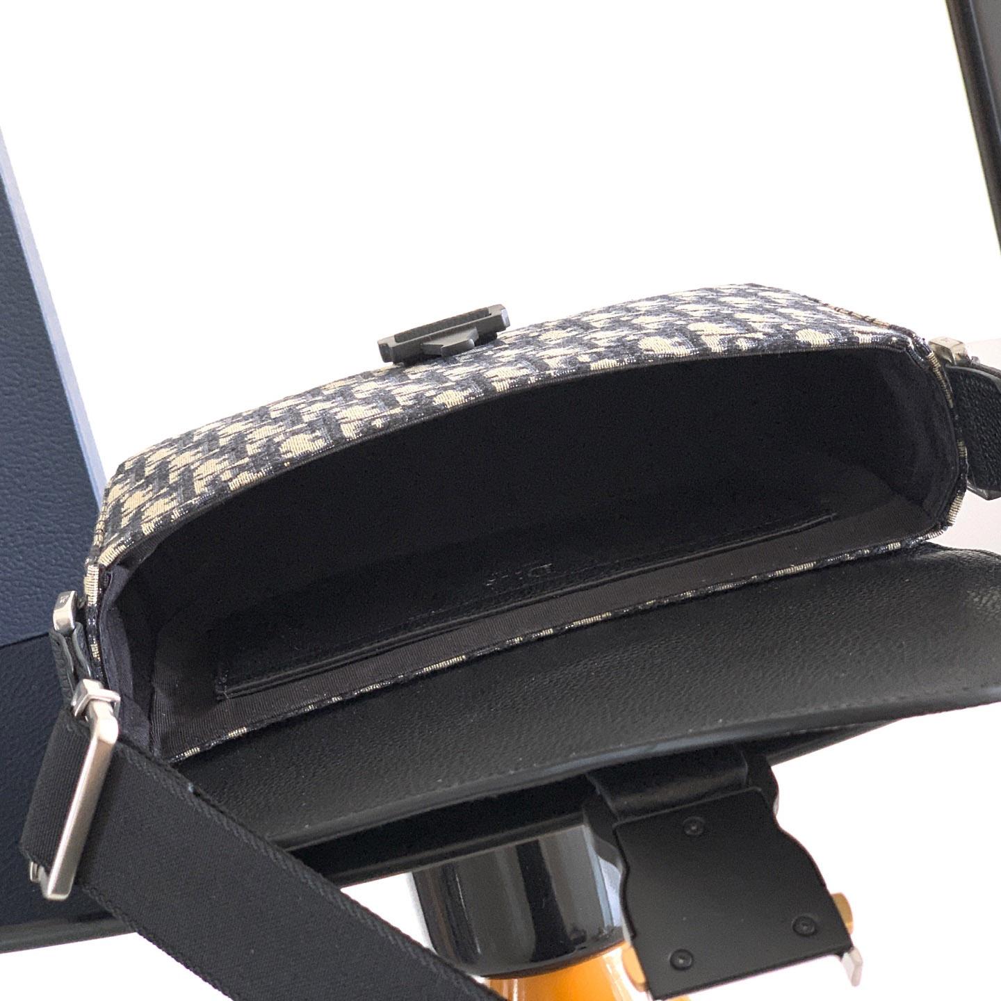 Dior Saddle Heritage Messenger Bag With Flap - DesignerGu