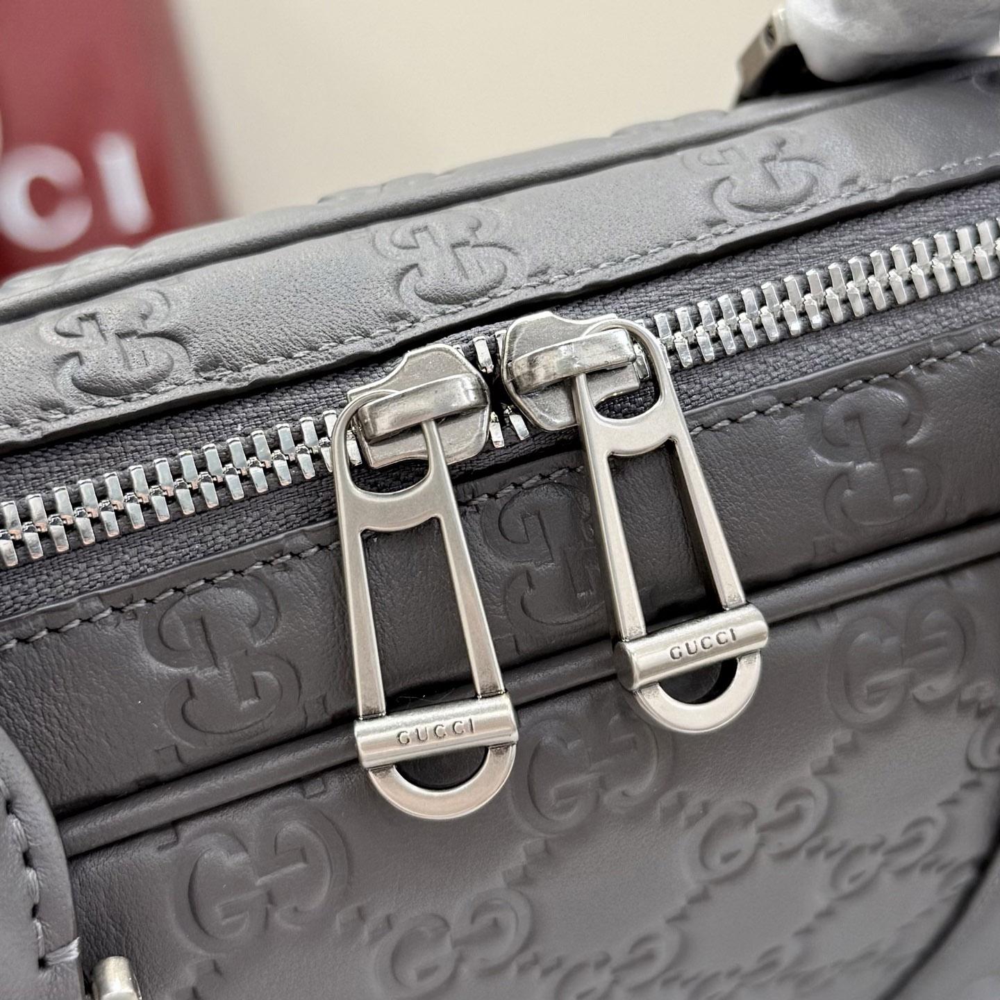 Gucci  GG Emblem Large Briefcase 850222 - DesignerGu