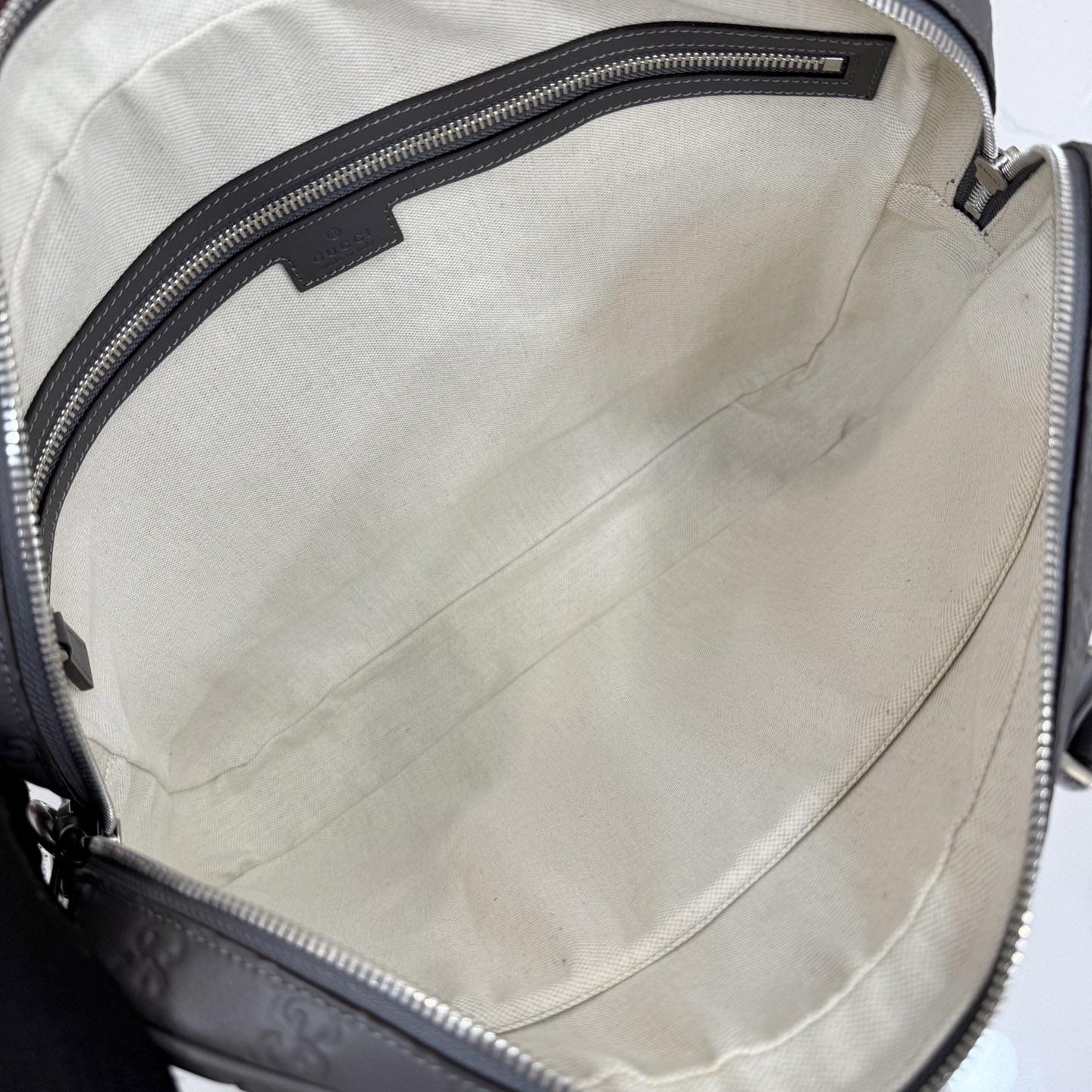 Gucci  GG Emblem Large Briefcase 850222 - DesignerGu