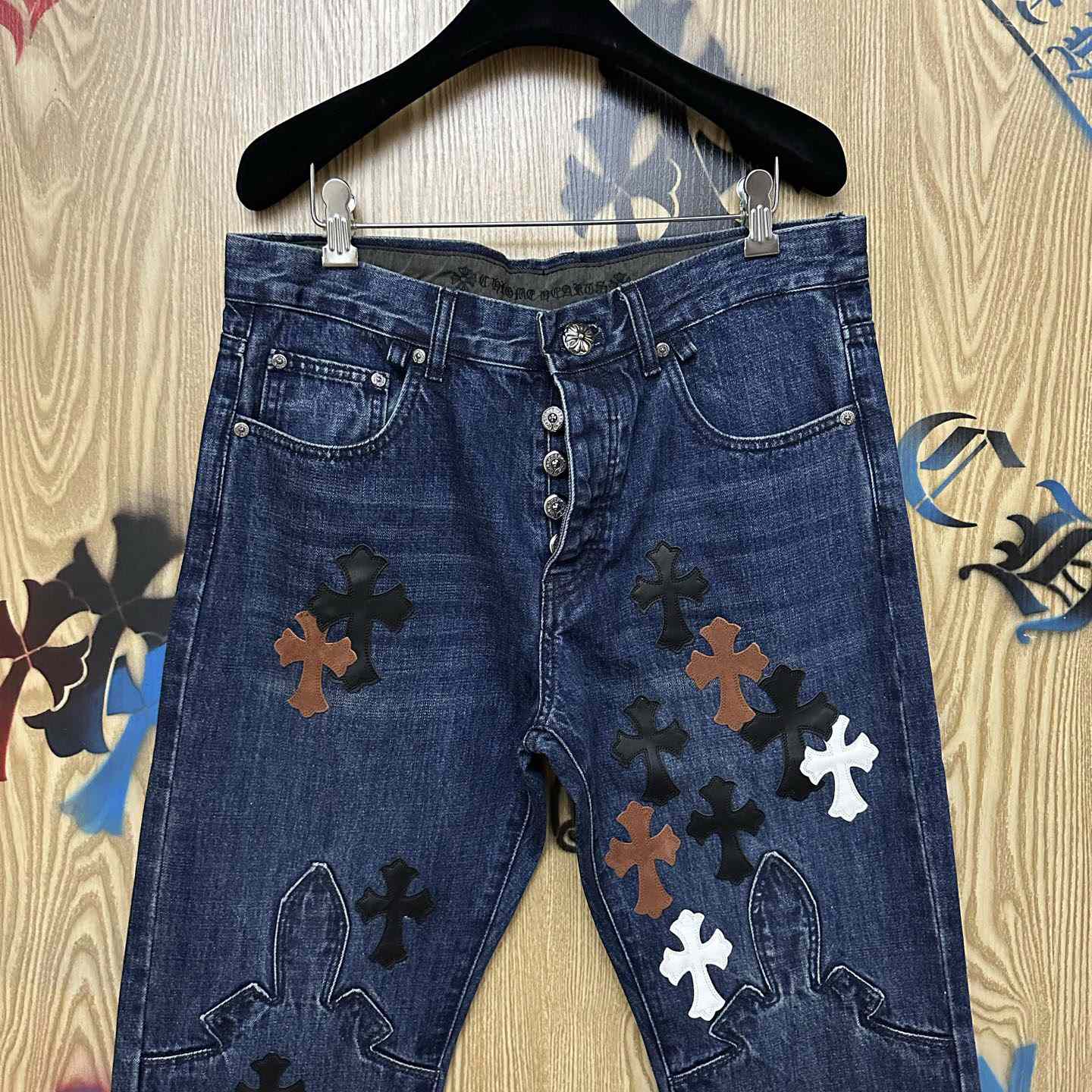 Chrome Hearts Black & White & Brown Patch Fleur Knee Jeans - DesignerGu