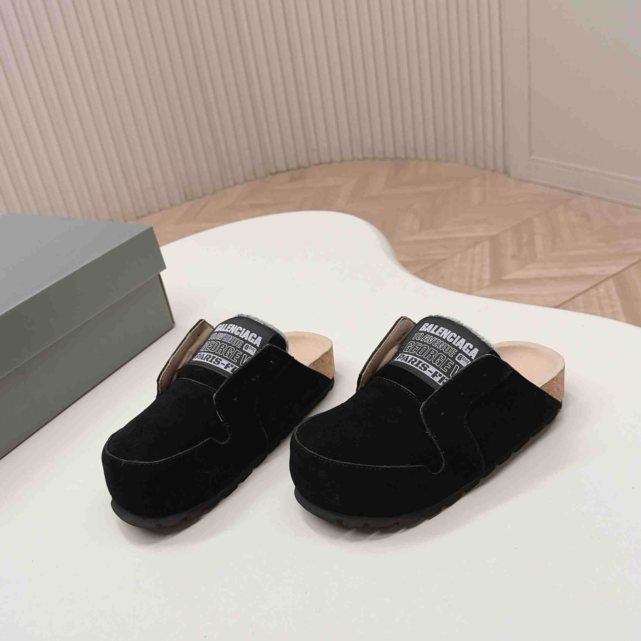 Balenciaga Dumbo Mule In Black - DesignerGu