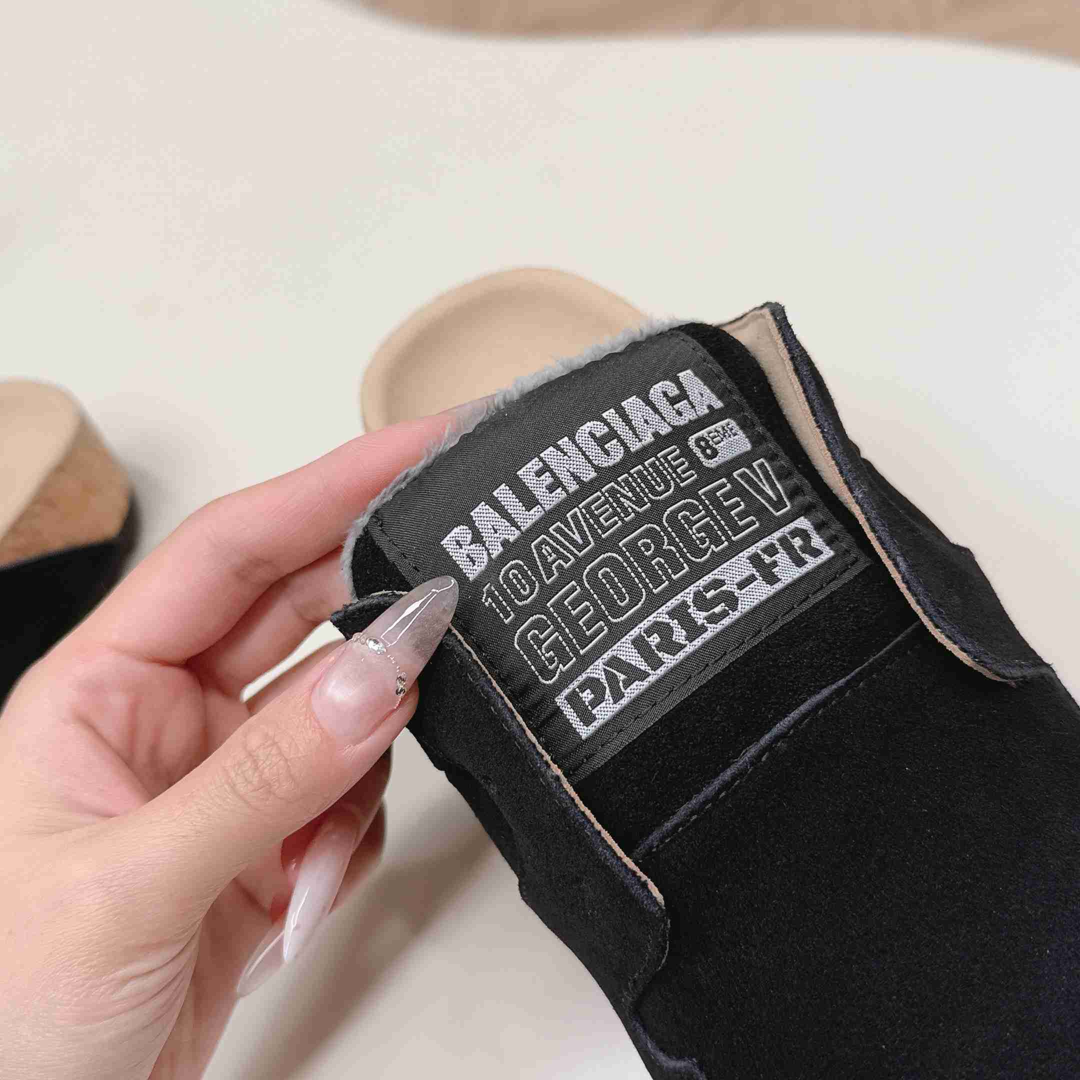 Balenciaga Dumbo Mule In Black - DesignerGu