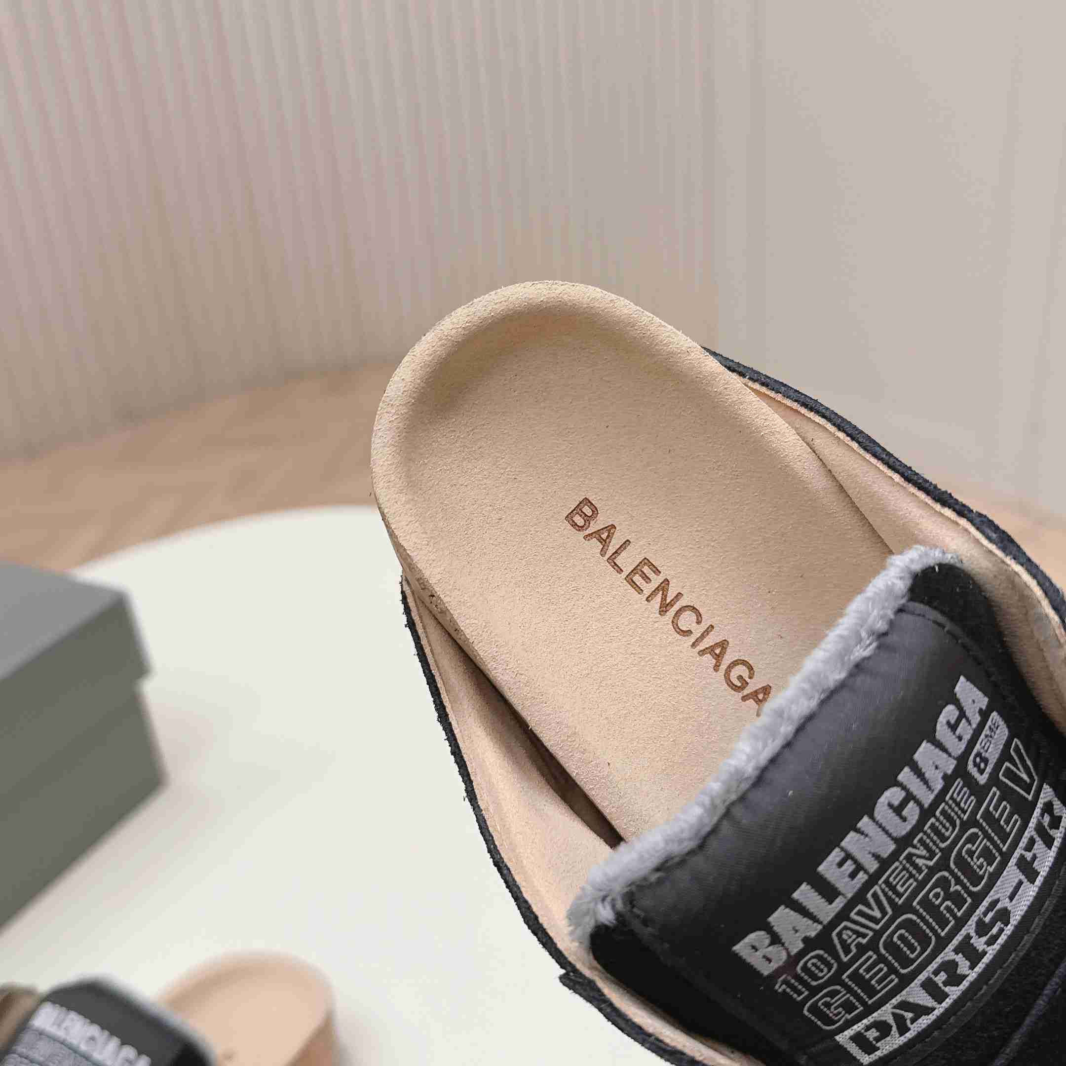 Balenciaga Dumbo Mule In Black - DesignerGu