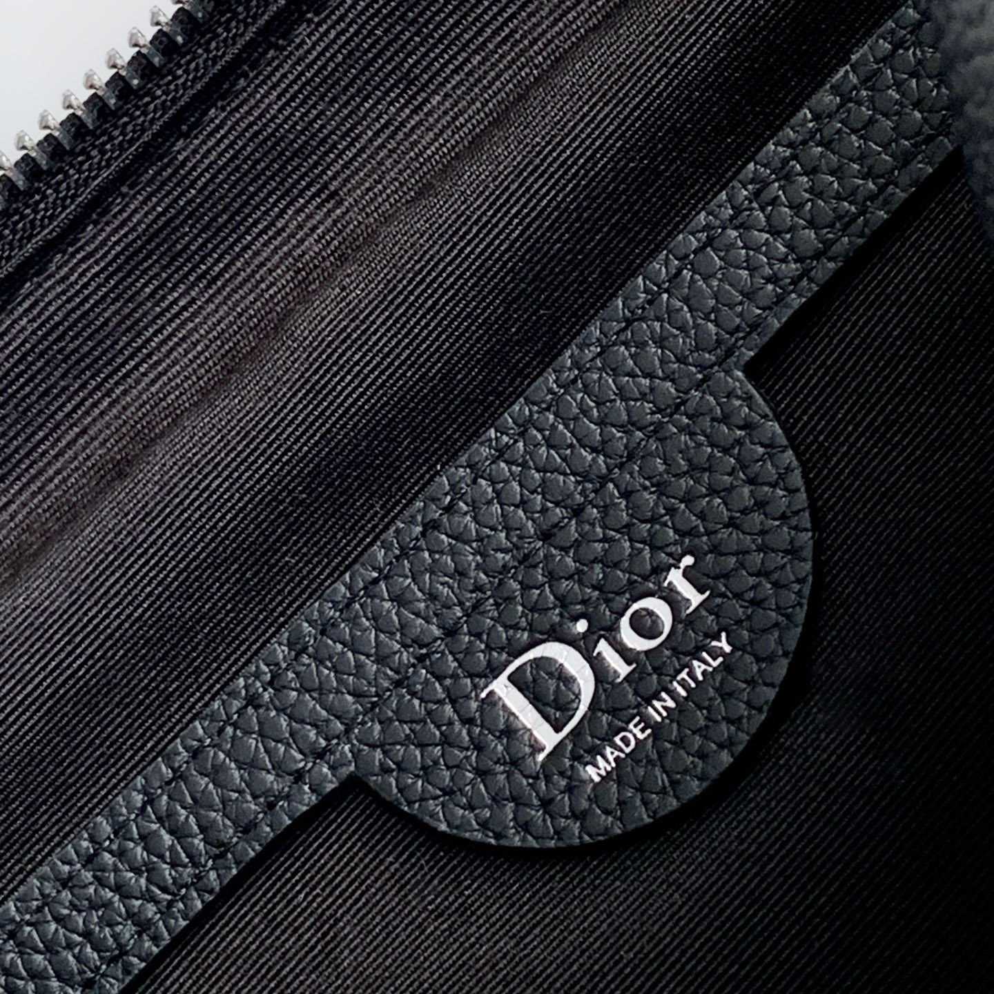 Dior Rider Zipped Messenger Bag - DesignerGu