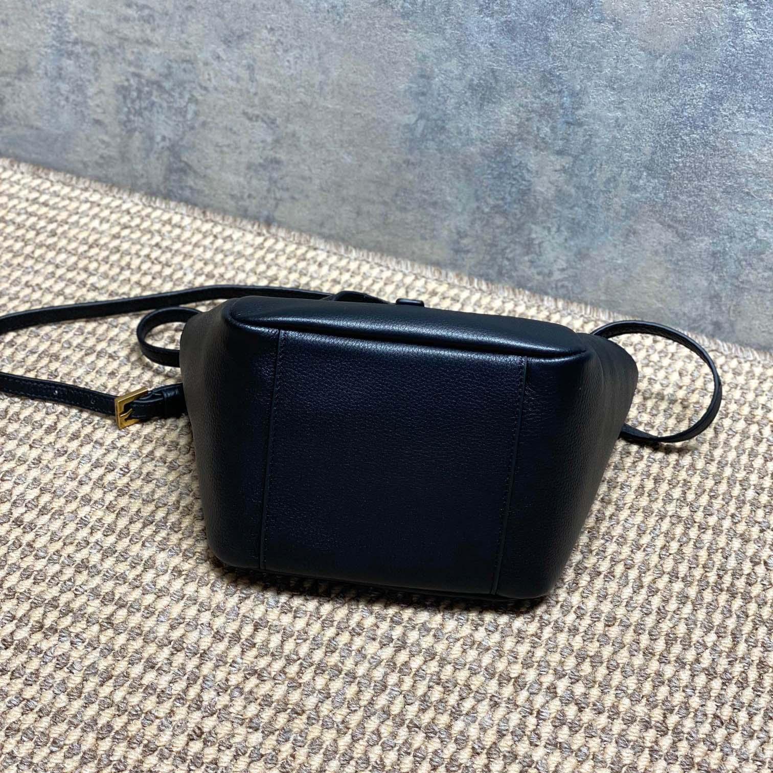 Saint Laurent LE 5 À 7 BABY BEA In Grained Leather - DesignerGu