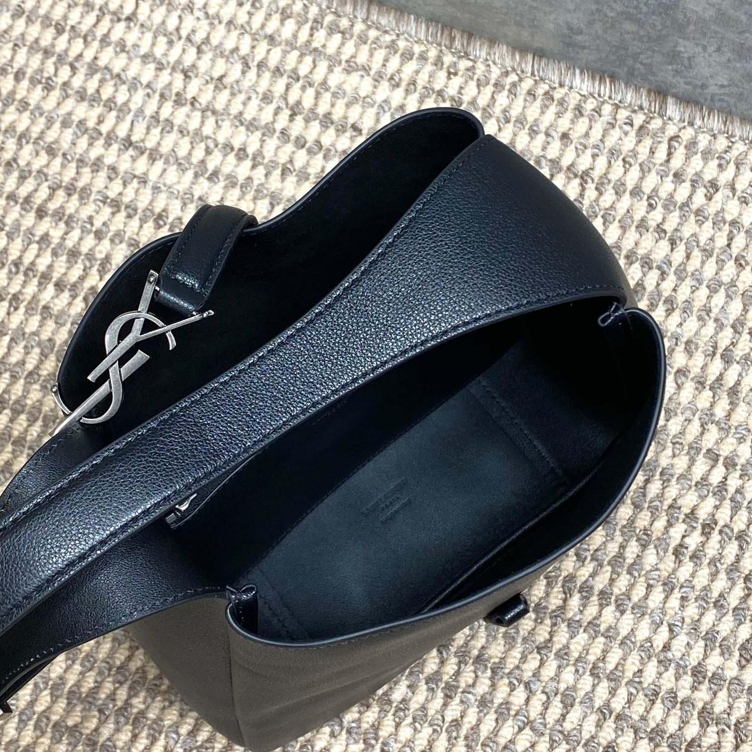 Saint Laurent LE 5 À 7 Supple Small In Grained Leather - DesignerGu