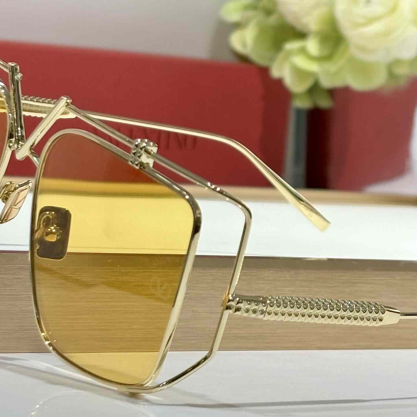 Valent V-LIGHT VLS-116 Oversize Frame Sunglasses - DesignerGu