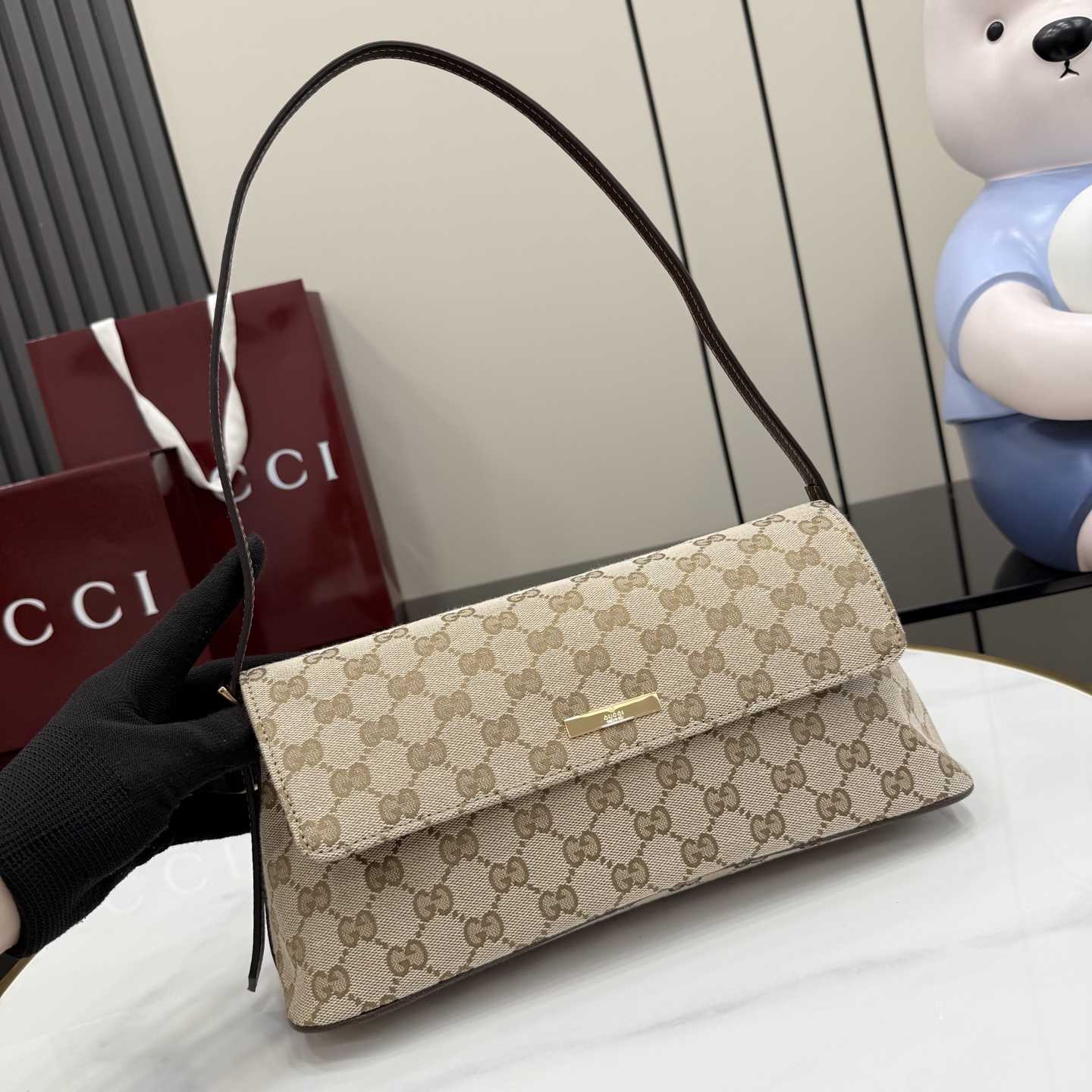 Gucci Madison Medium Shoulder Bag - DesignerGu