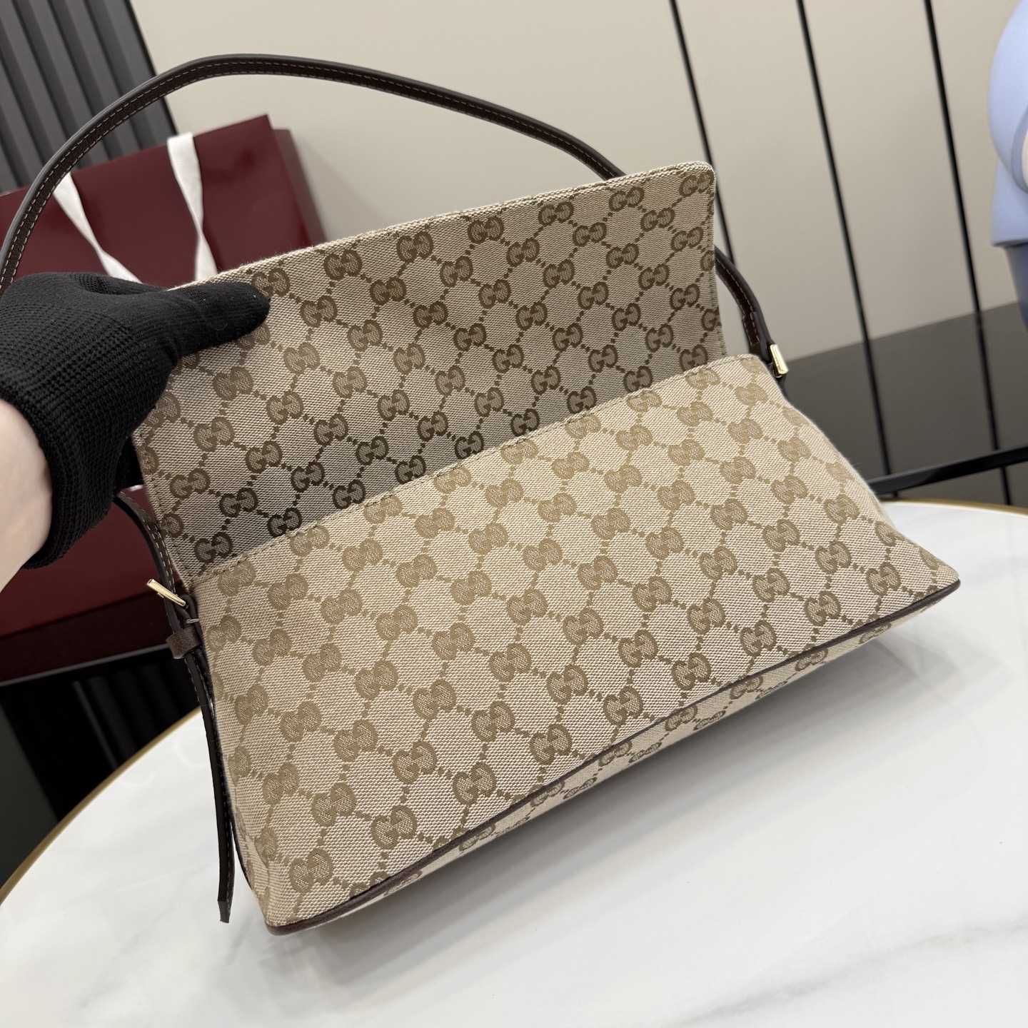 Gucci Madison Medium Shoulder Bag - DesignerGu