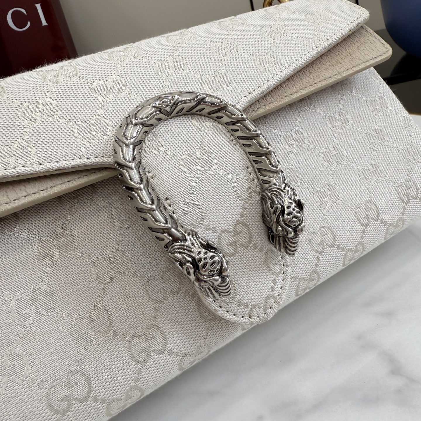 Gucci Dionysus Medium Shoulder Bag - DesignerGu