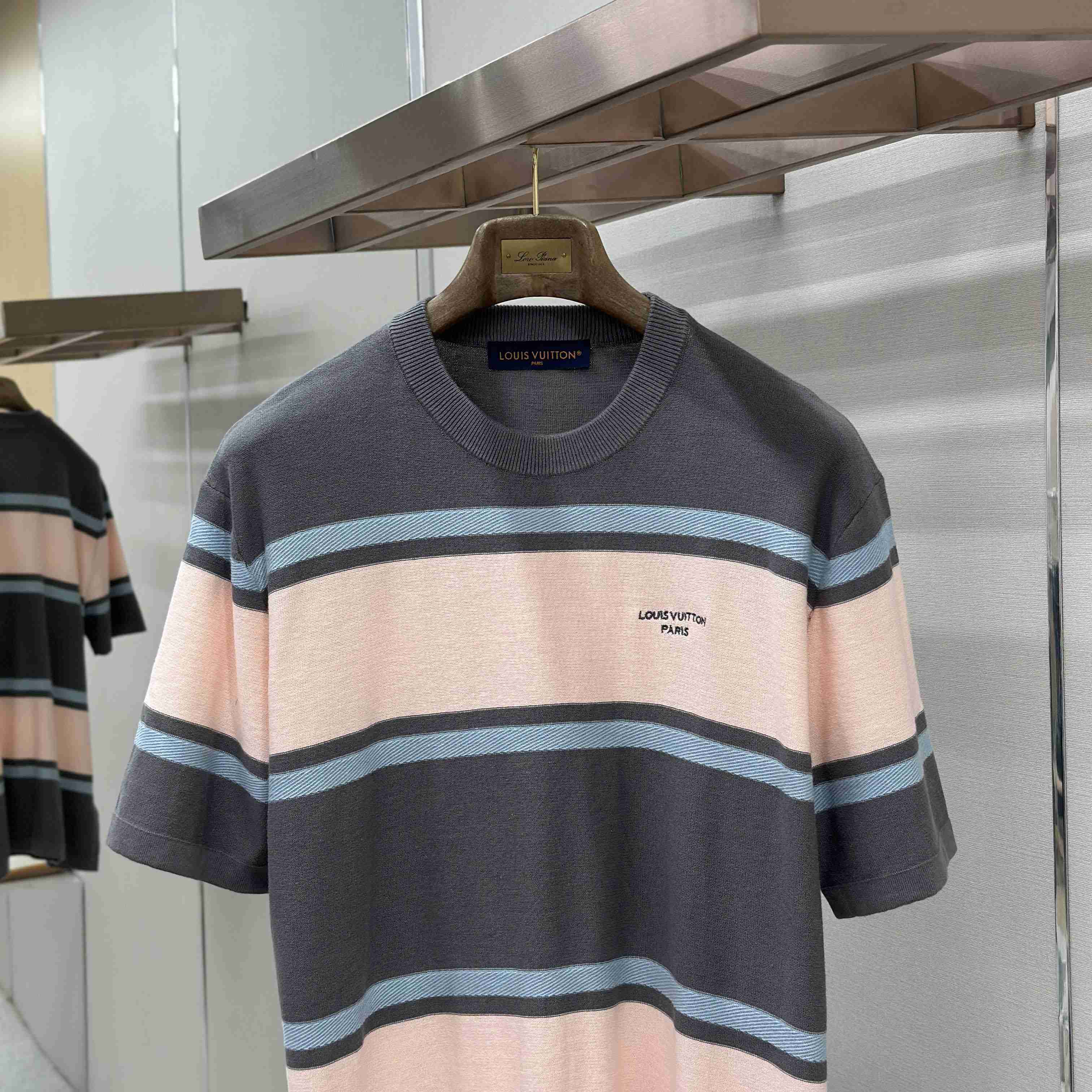 Louis Vuitton Striped Short-Sleeved T-Shirt 1AK7IO - DesignerGu