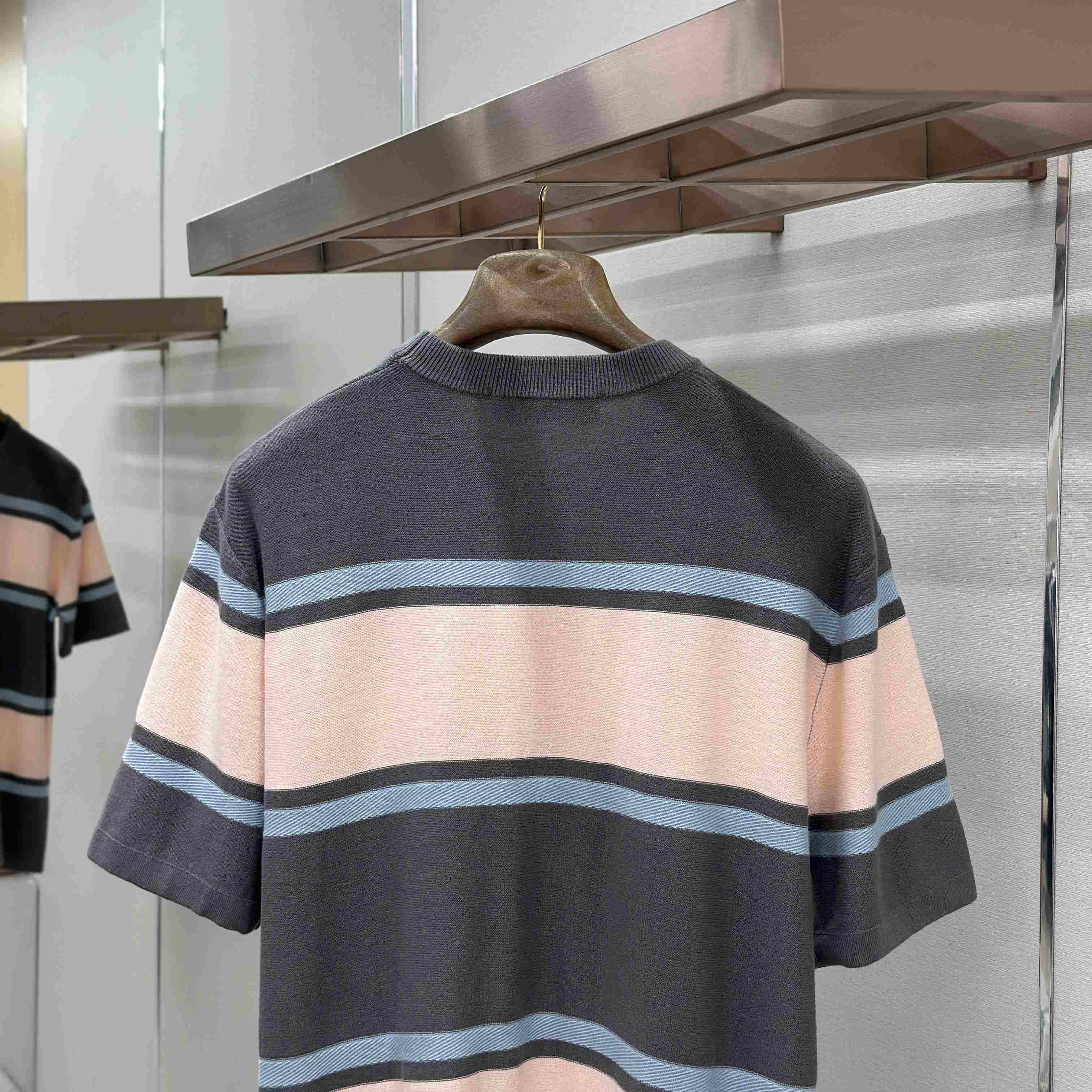 Louis Vuitton Striped Short-Sleeved T-Shirt 1AK7IO - DesignerGu