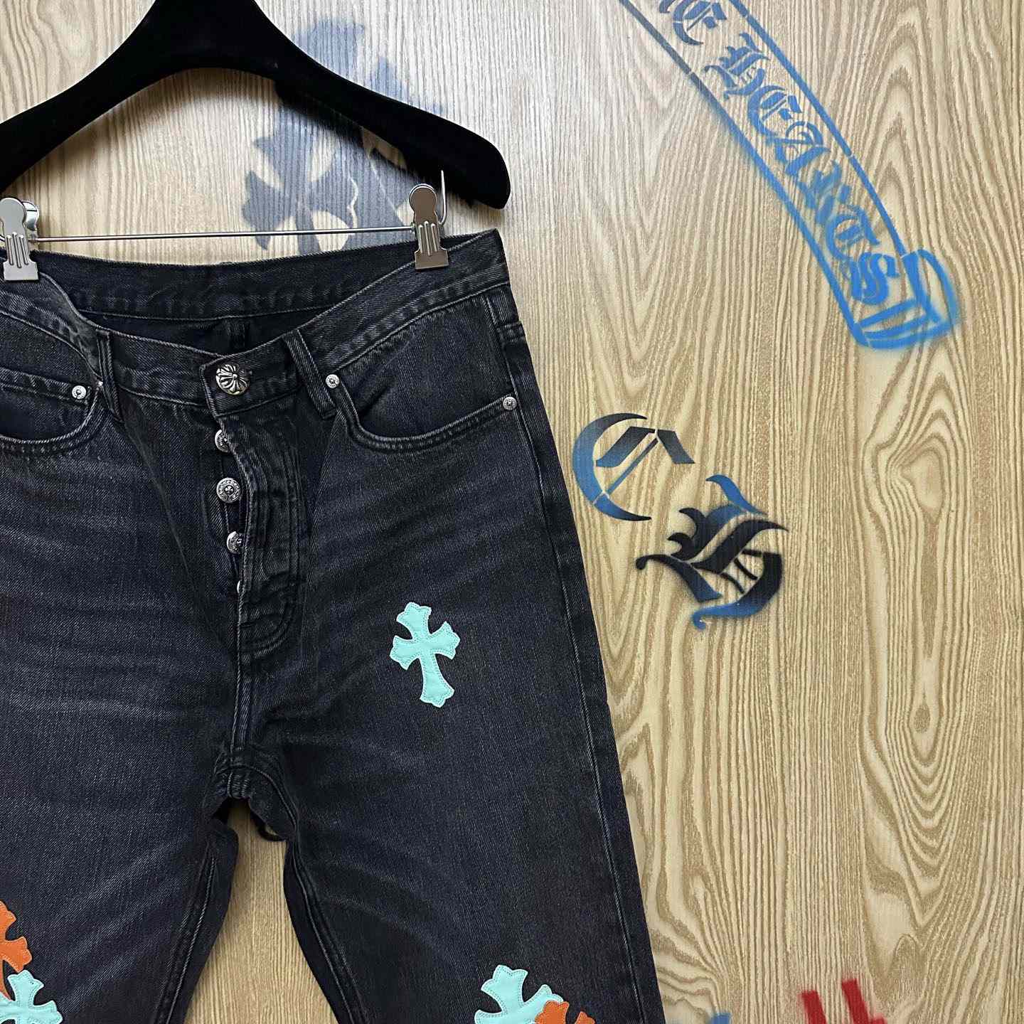 Chrome Hearts Levi's 501 Orange&Green Miami Cross Leather Patch Black Jeans - DesignerGu