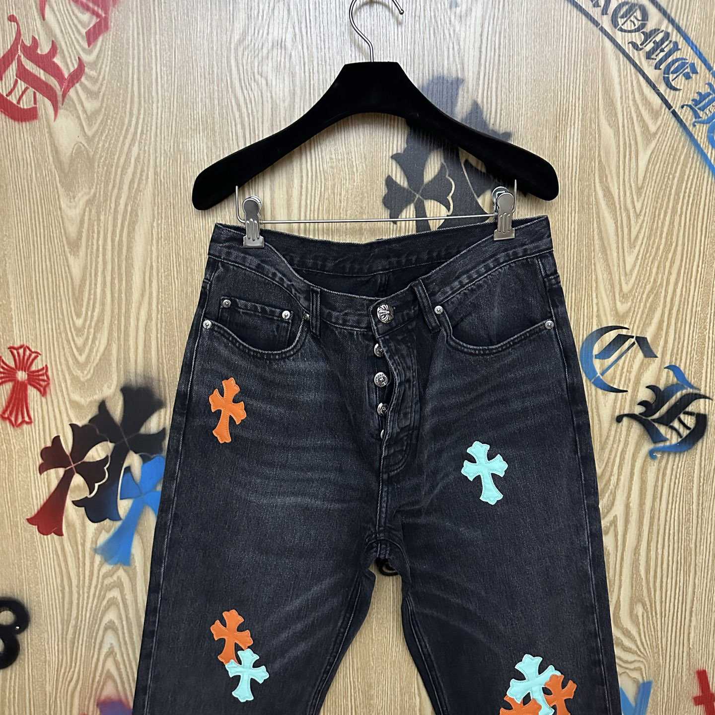 Chrome Hearts Levi's 501 Orange&Green Miami Cross Leather Patch Black Jeans - DesignerGu