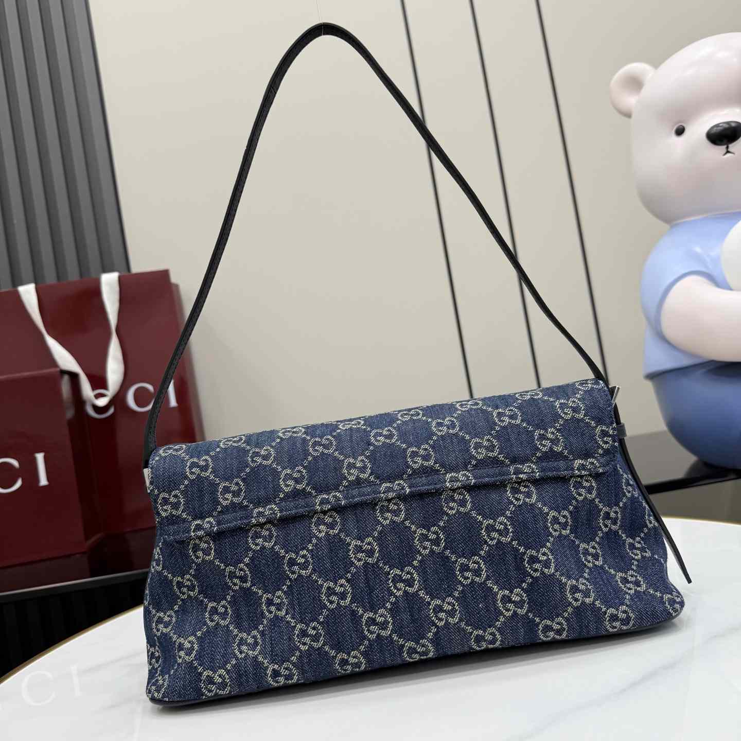 Gucci Madison Medium Shoulder Bag - DesignerGu