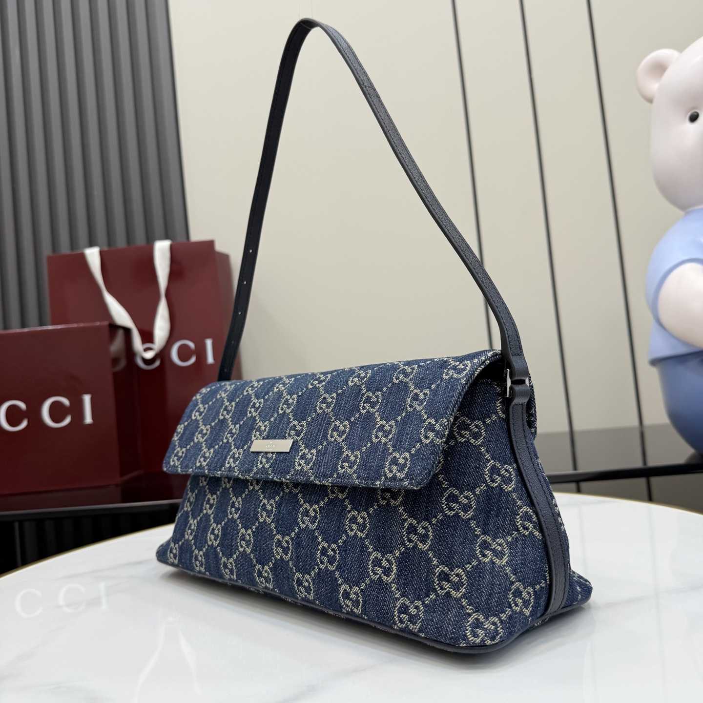 Gucci Madison Medium Shoulder Bag - DesignerGu