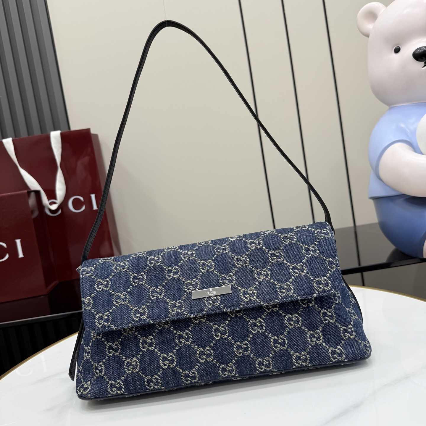Gucci Madison Medium Shoulder Bag - DesignerGu