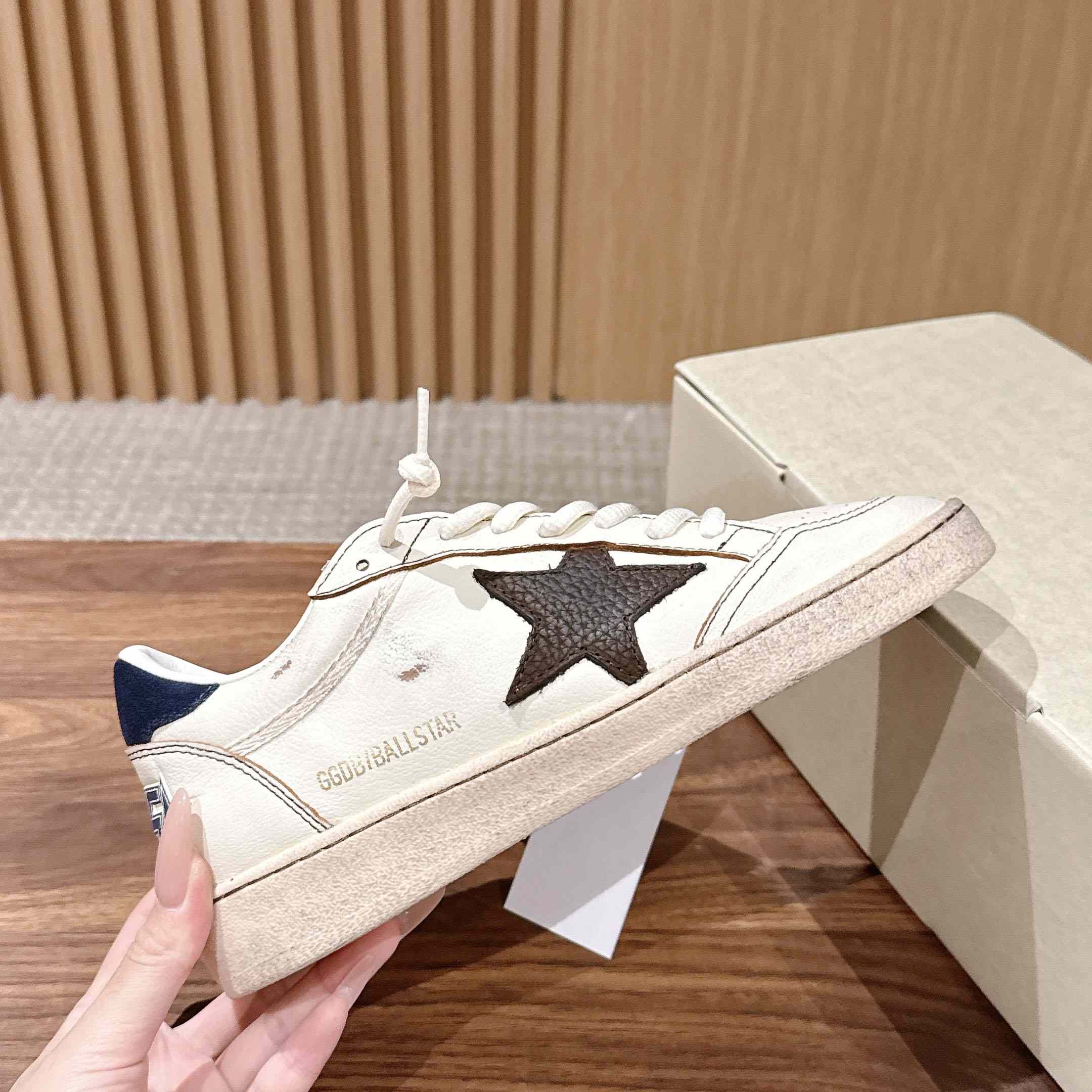 Golden Goose Ball Star Sneakers In Leather - DesignerGu