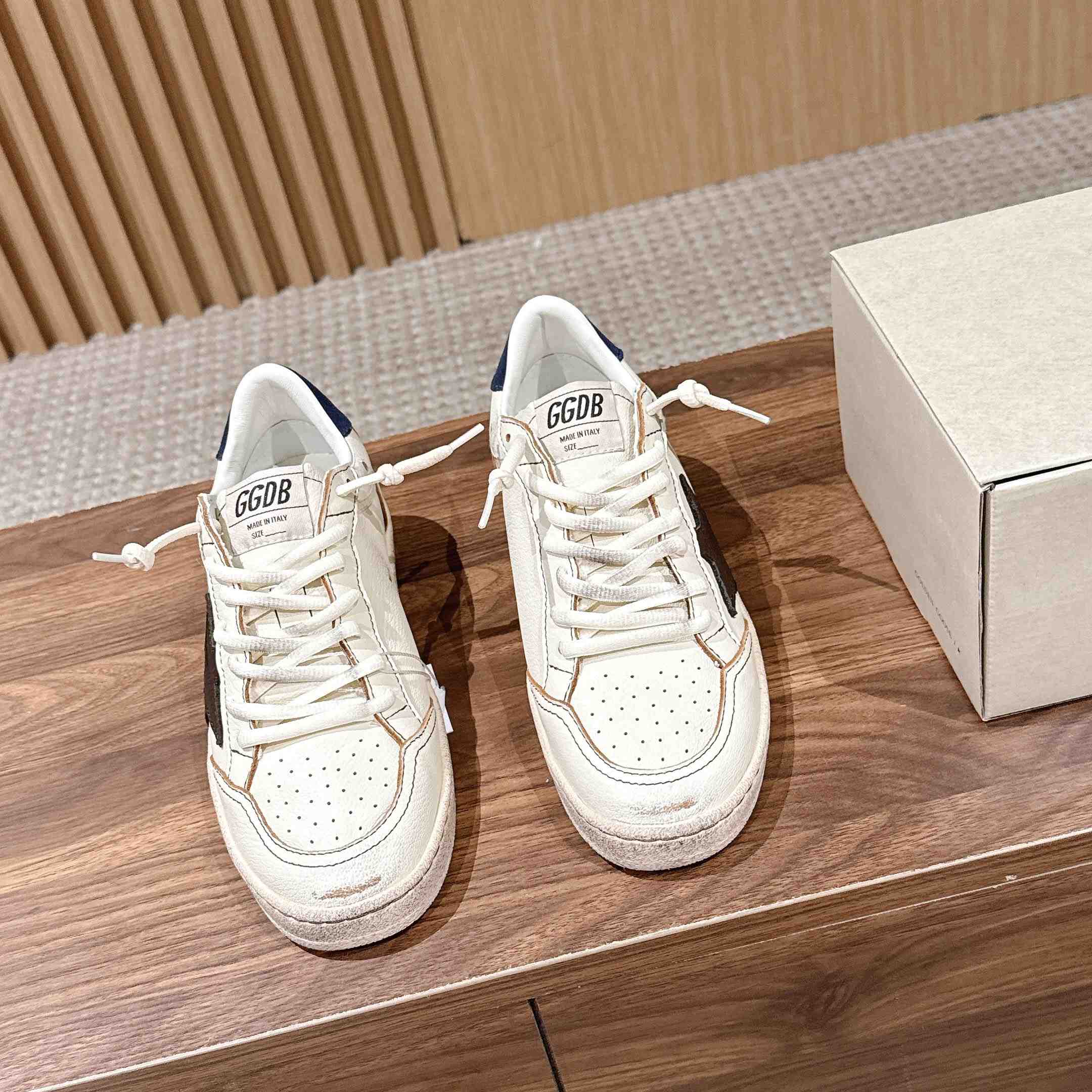 Golden Goose Ball Star Sneakers In Leather - DesignerGu