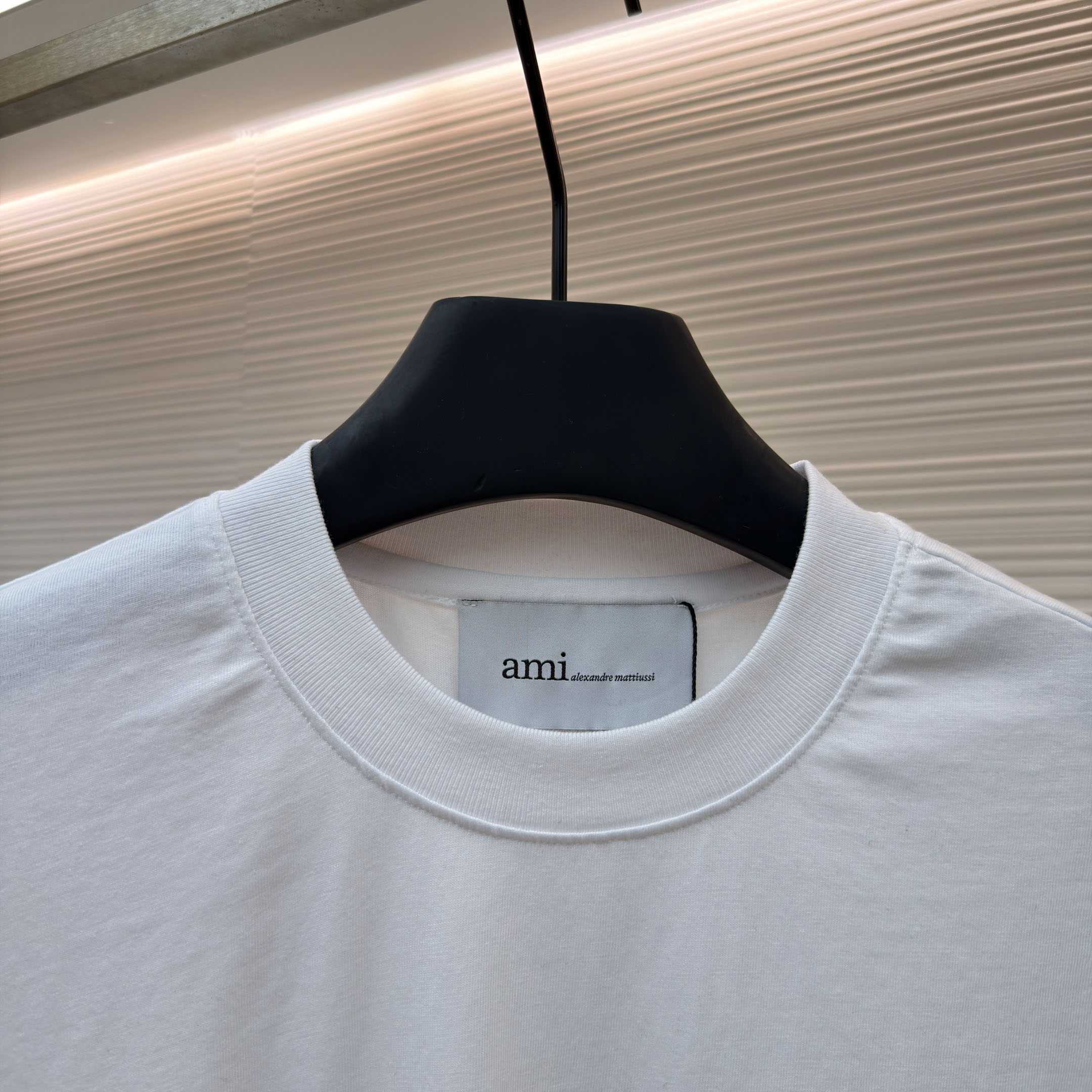 AMI Paris Black Cotton Ami De Coeur T-shirt - DesignerGu