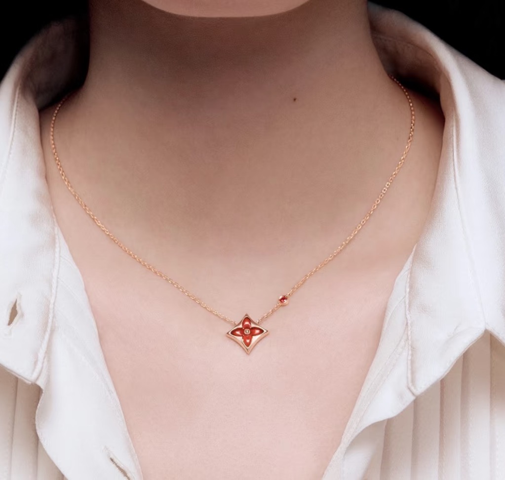 Louis Vuitton Color Blossom BB Star Pendant - DesignerGu