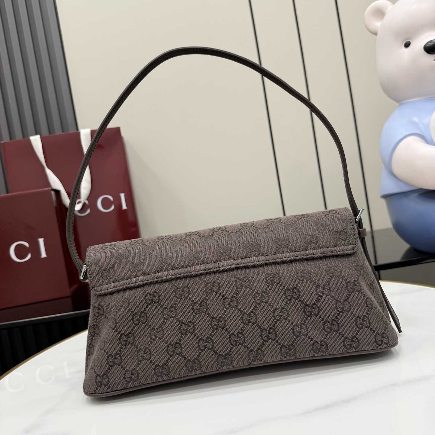 Gucci Madison Medium Shoulder Bag - DesignerGu
