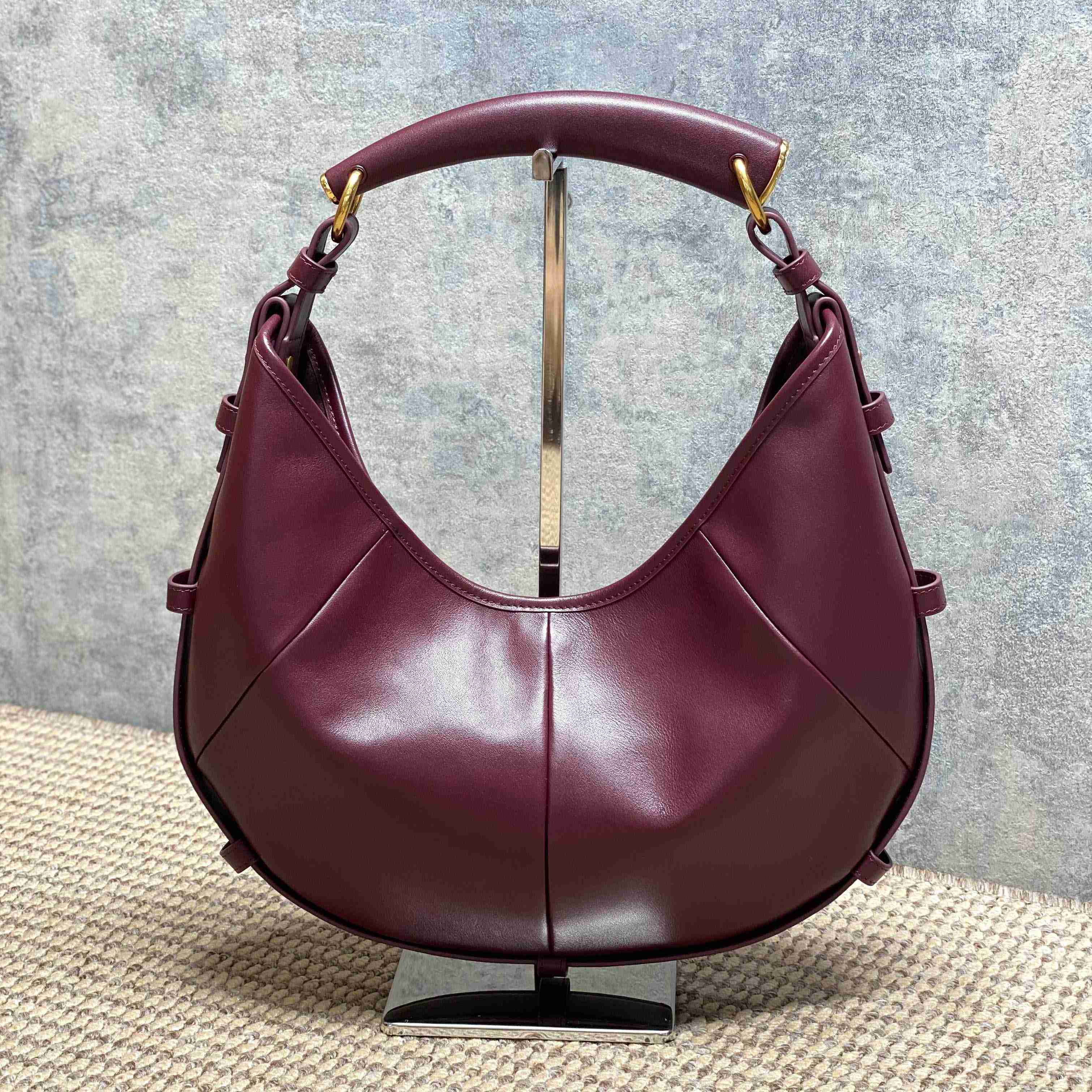 Saint Laurent MOMBASA Medium In Leather - DesignerGu