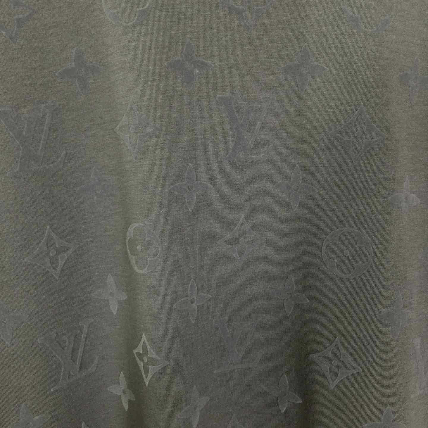 Louis Vuitton Monogram T-Shir - DesignerGu