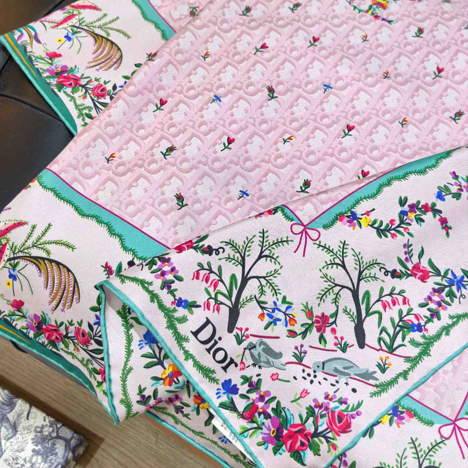 Dior Dioramour Revolution Flowers 90 Square Scarf - DesignerGu