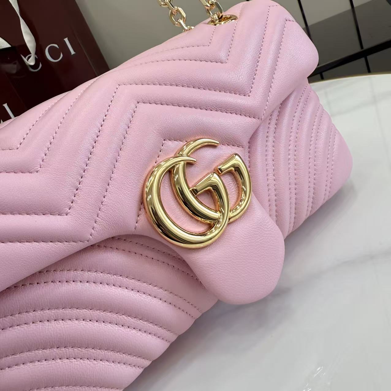 Gucci GG Marmont Medium Shoulder Bag - DesignerGu