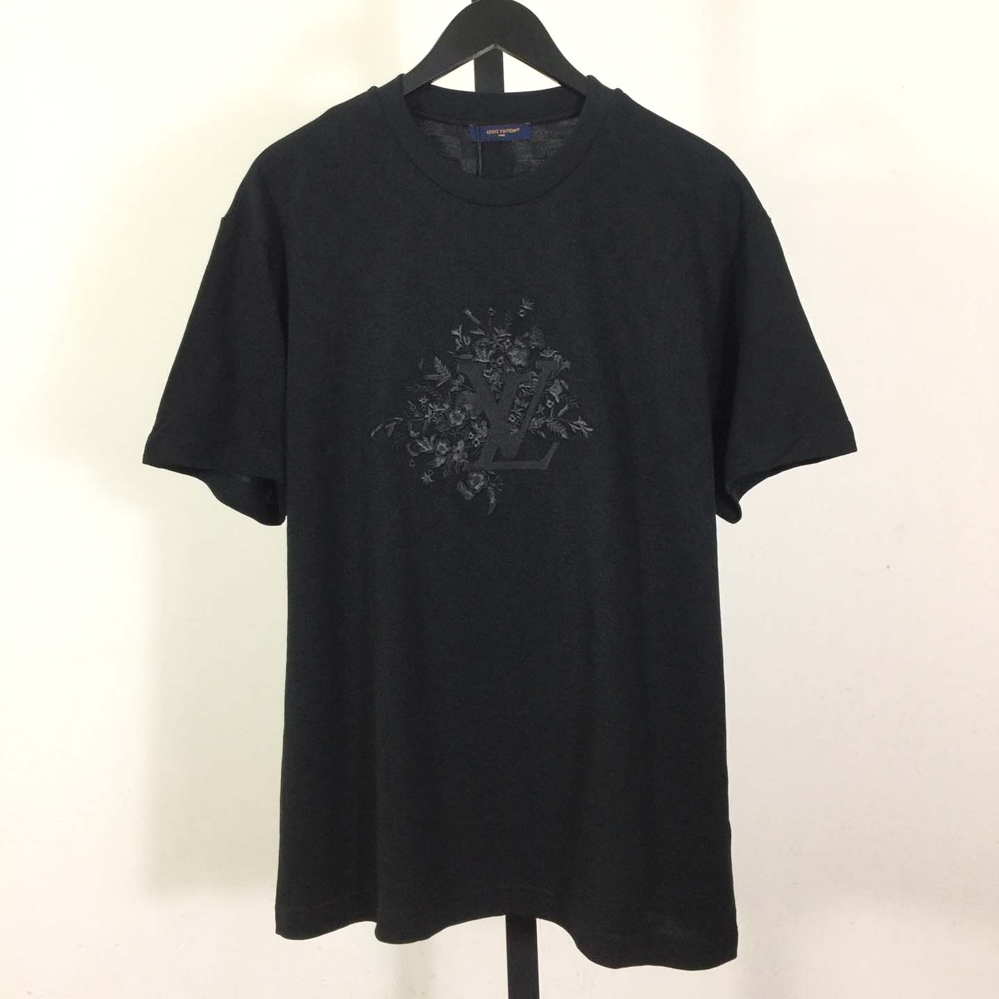 Louis Vuitton Embroidered Signature T-Shirt   1AJRHM - DesignerGu