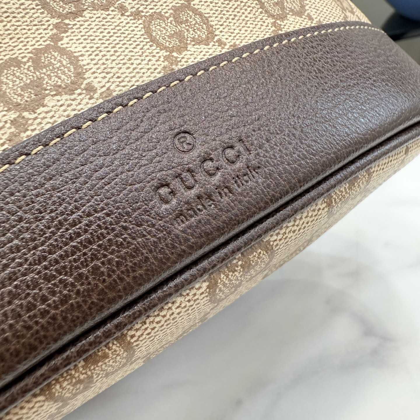 Gucci Venice Small Bucket Bag - DesignerGu