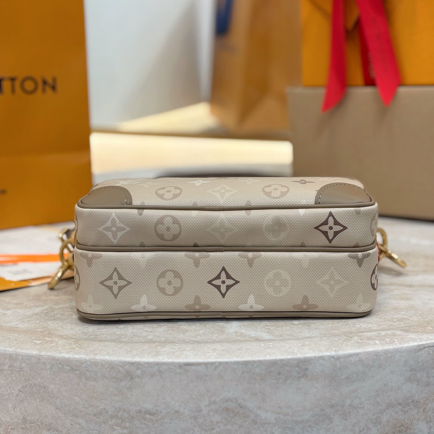 Louis Vuitton Nil M29273 - DesignerGu
