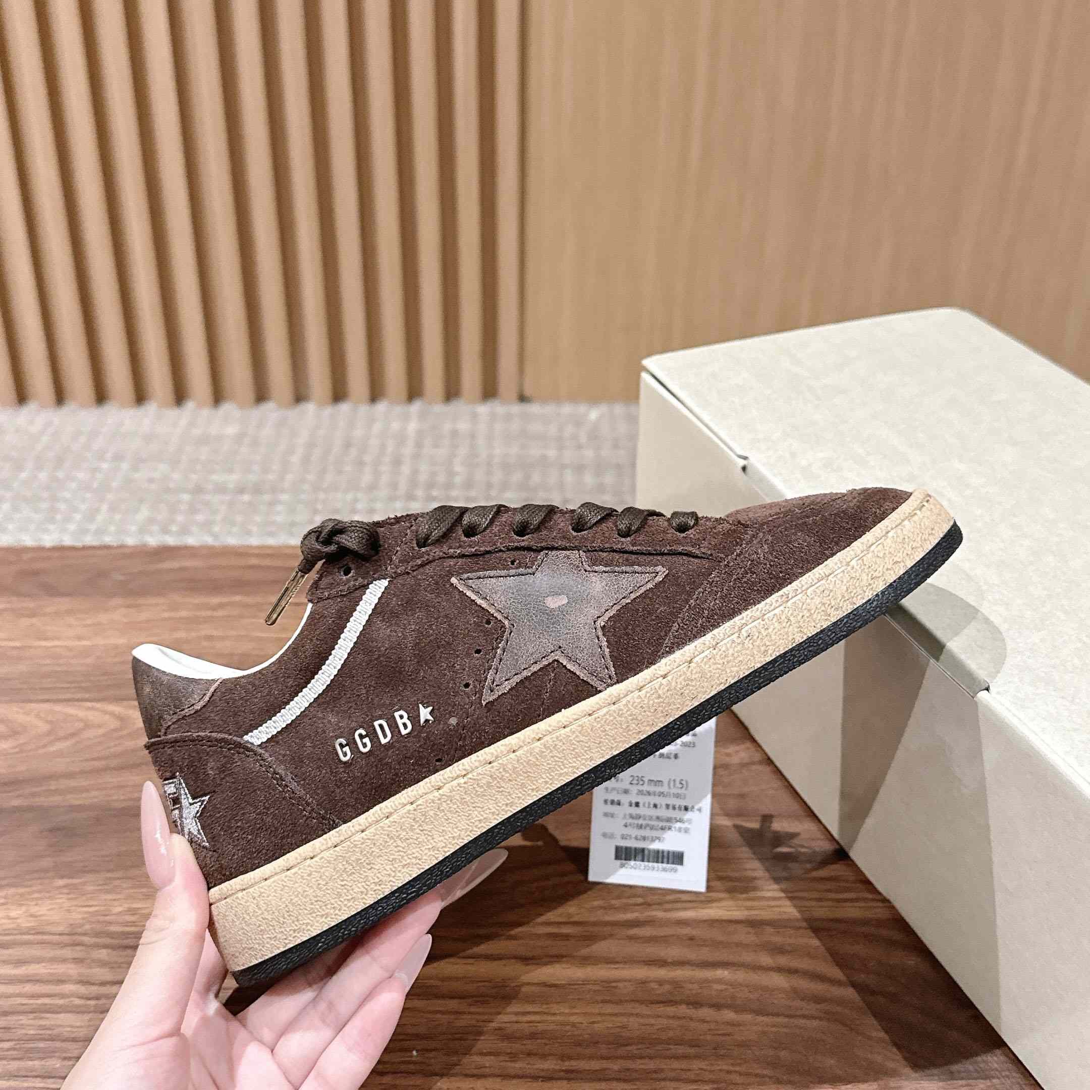 Golden Goose Suede Ball Star Sneakers - DesignerGu