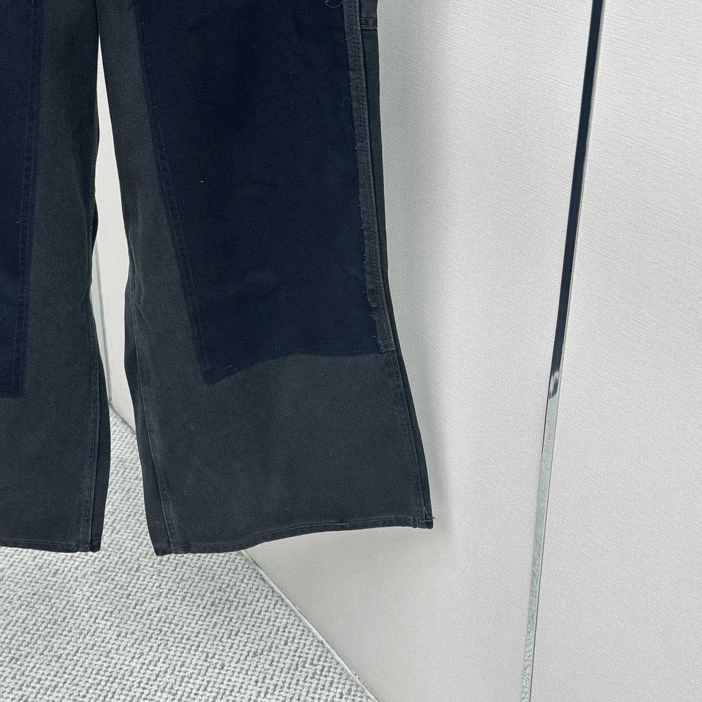 Balenciaga Ripped Off Baggy Jeans - DesignerGu