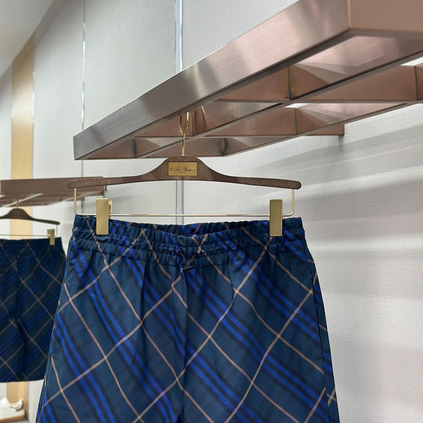 Burberry Check-Pattern Shorts - DesignerGu